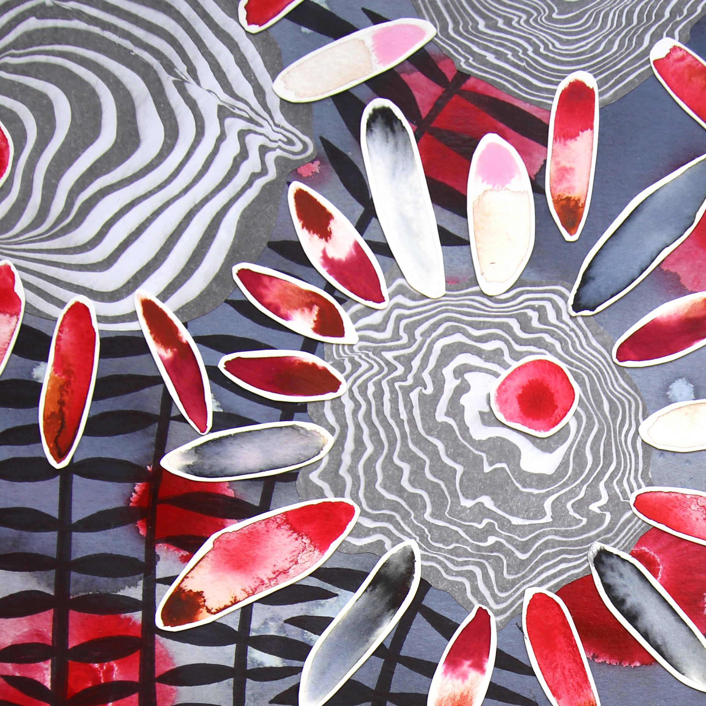 Arrangement de fleurs dans un pot émaillé à taches rouges - œuvre d'art abstraite technique mixte - Gris Abstract Drawing par Krisanne Souter