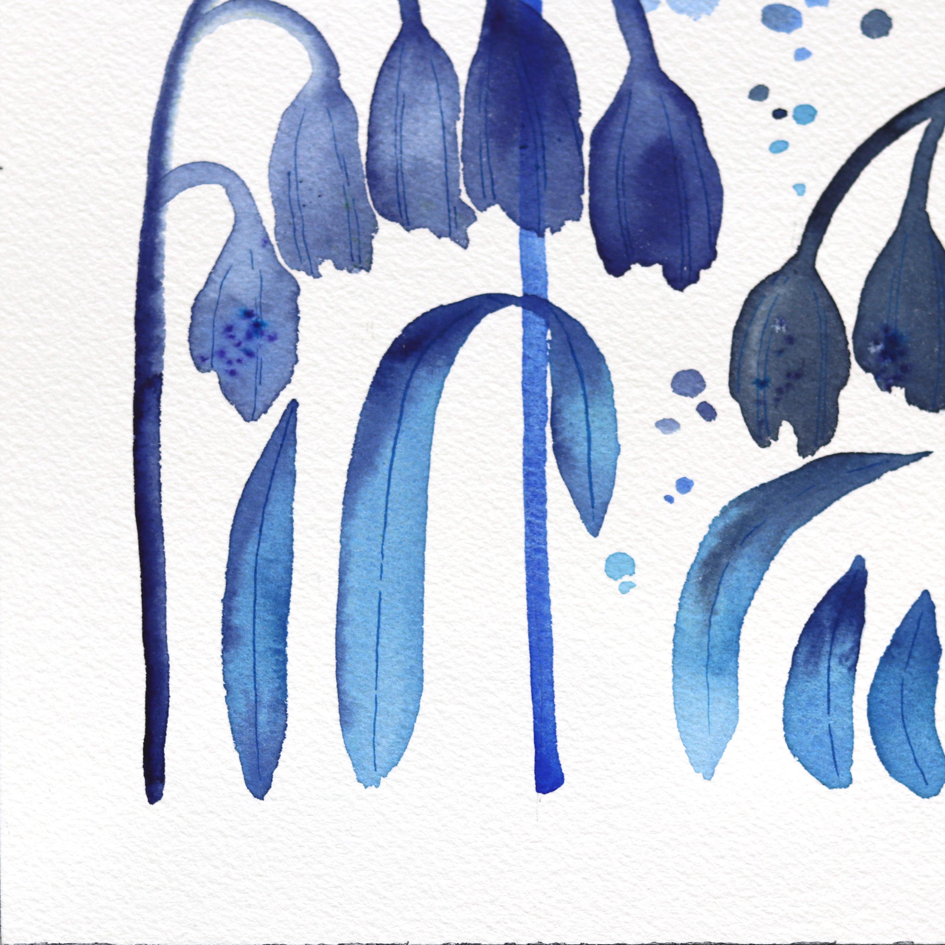 Bluebells - Pintura Floral Abstracta Azul sobre Papel - Art de Xiao Wen Xu