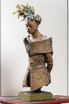 Young Lady portrait bronze sculpture  - Italian contemporary outdoor realist 