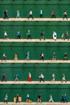Xan Padron:: Photographie des personnes marchant sur Christopher Street à New York. Vert.