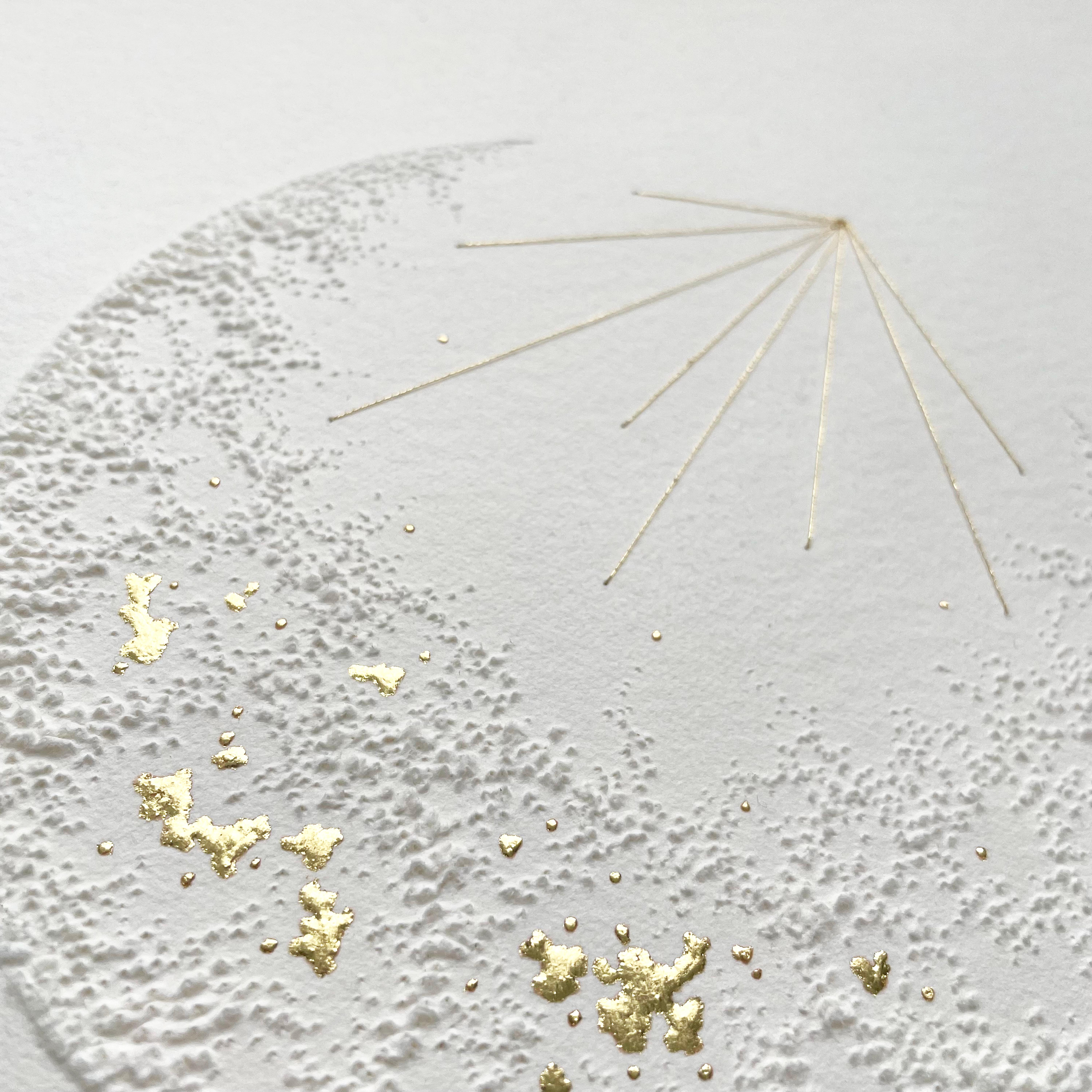 Moon 2- white 3D abstract circle with gold leaves. thread and pulled paper fiber - Abstract Geometric Art by Antonin Anzil