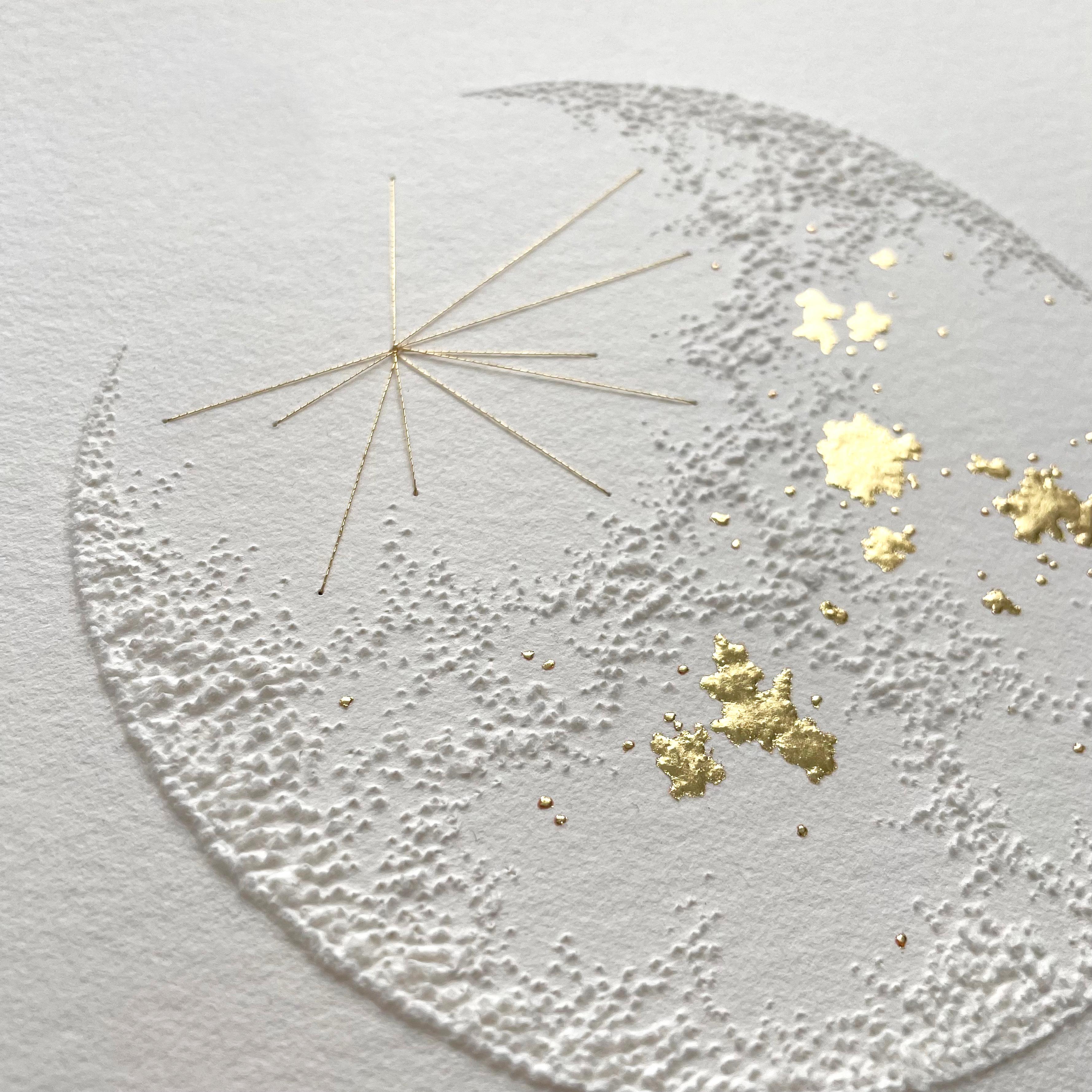 Moon 3- white 3D abstract circle with gold leaves. thread and pulled paper fiber - Sculpture by Antonin Anzil