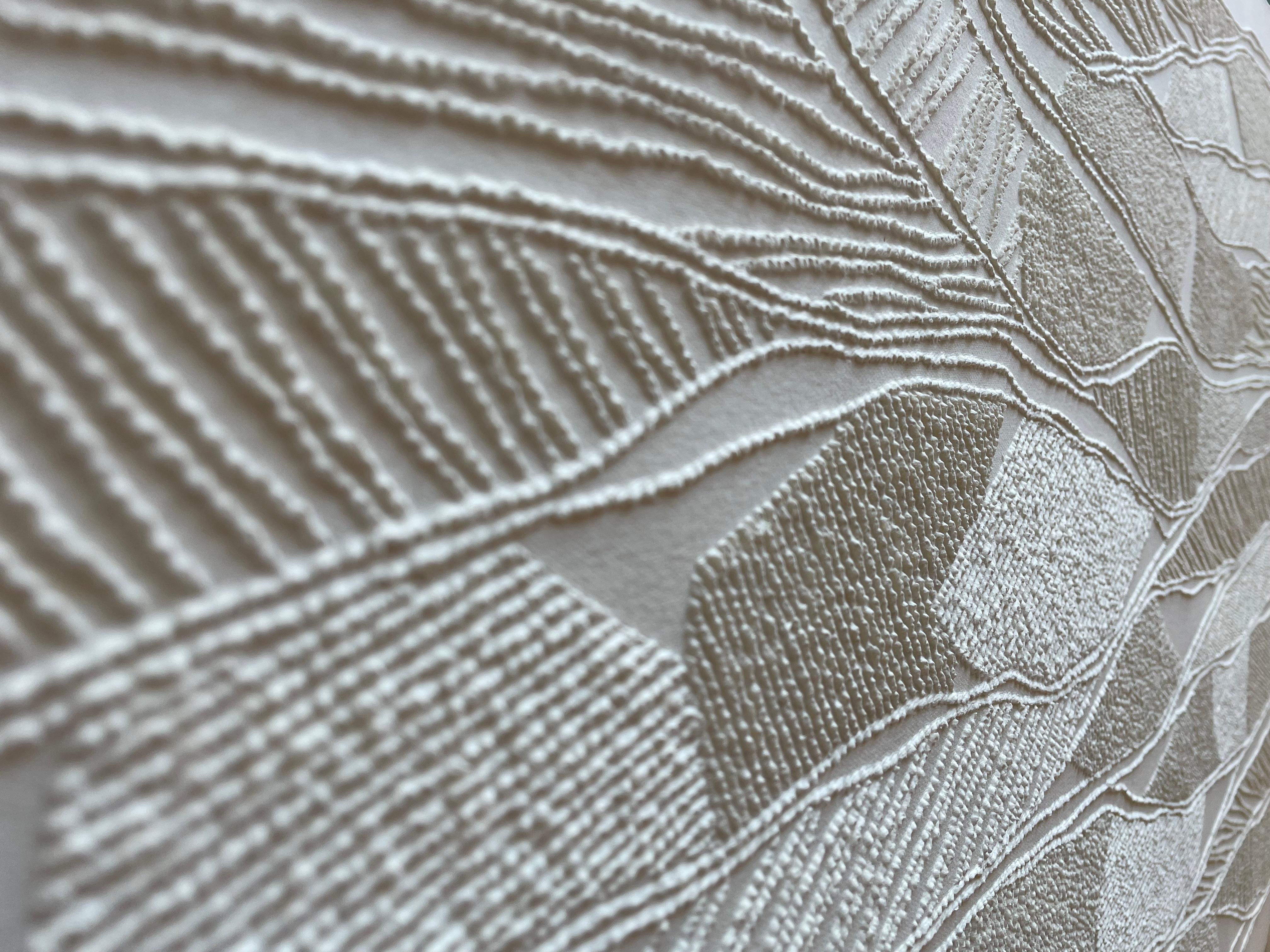 #2 - dessin de paysage aérien abstrait beige complexe en 3D avec fibre de papier tissée en vente 1
