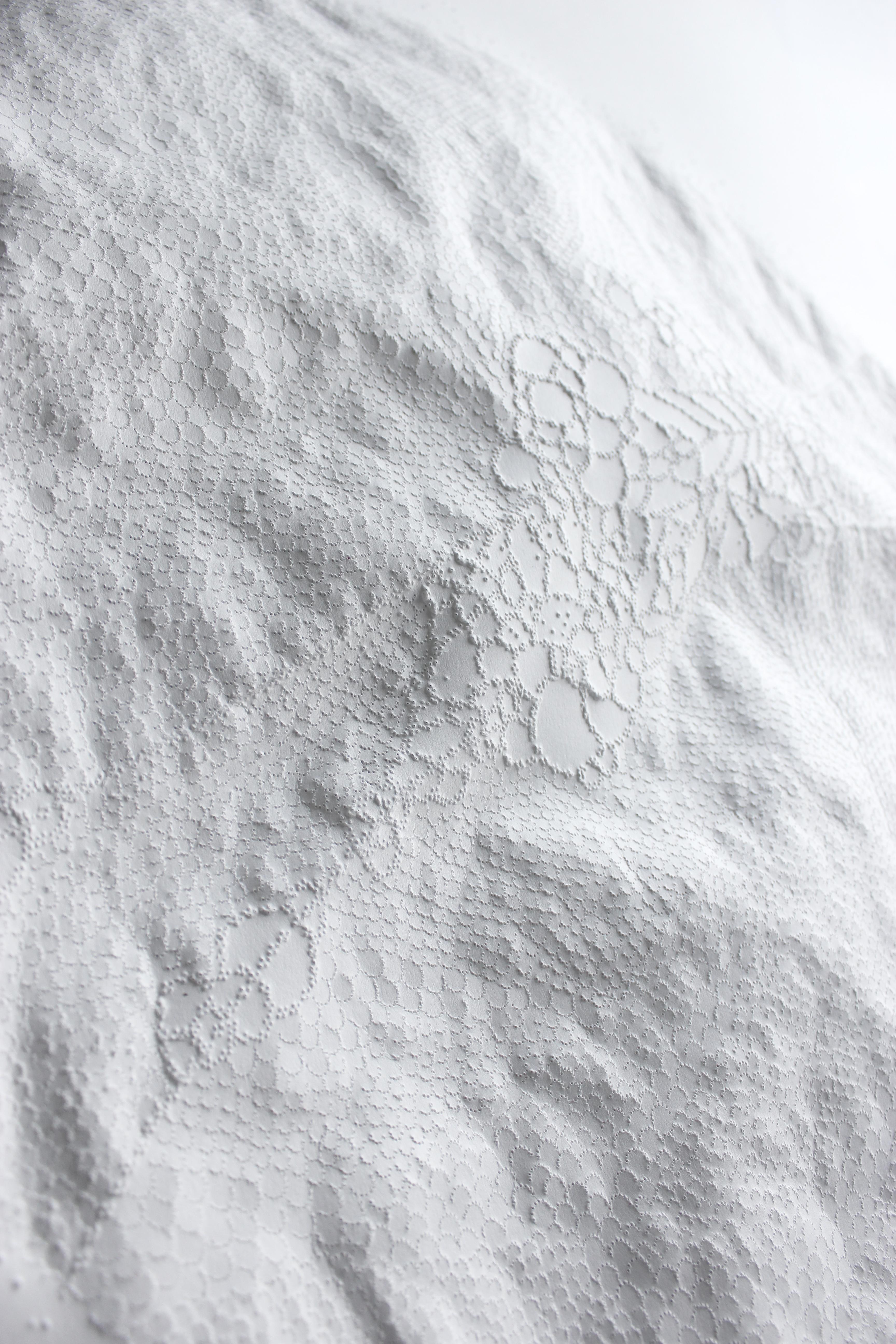 EC 16 - textural abstract circle shape nature inspired white sculpted paper - Sculpture by Anne-Charlotte Saliba