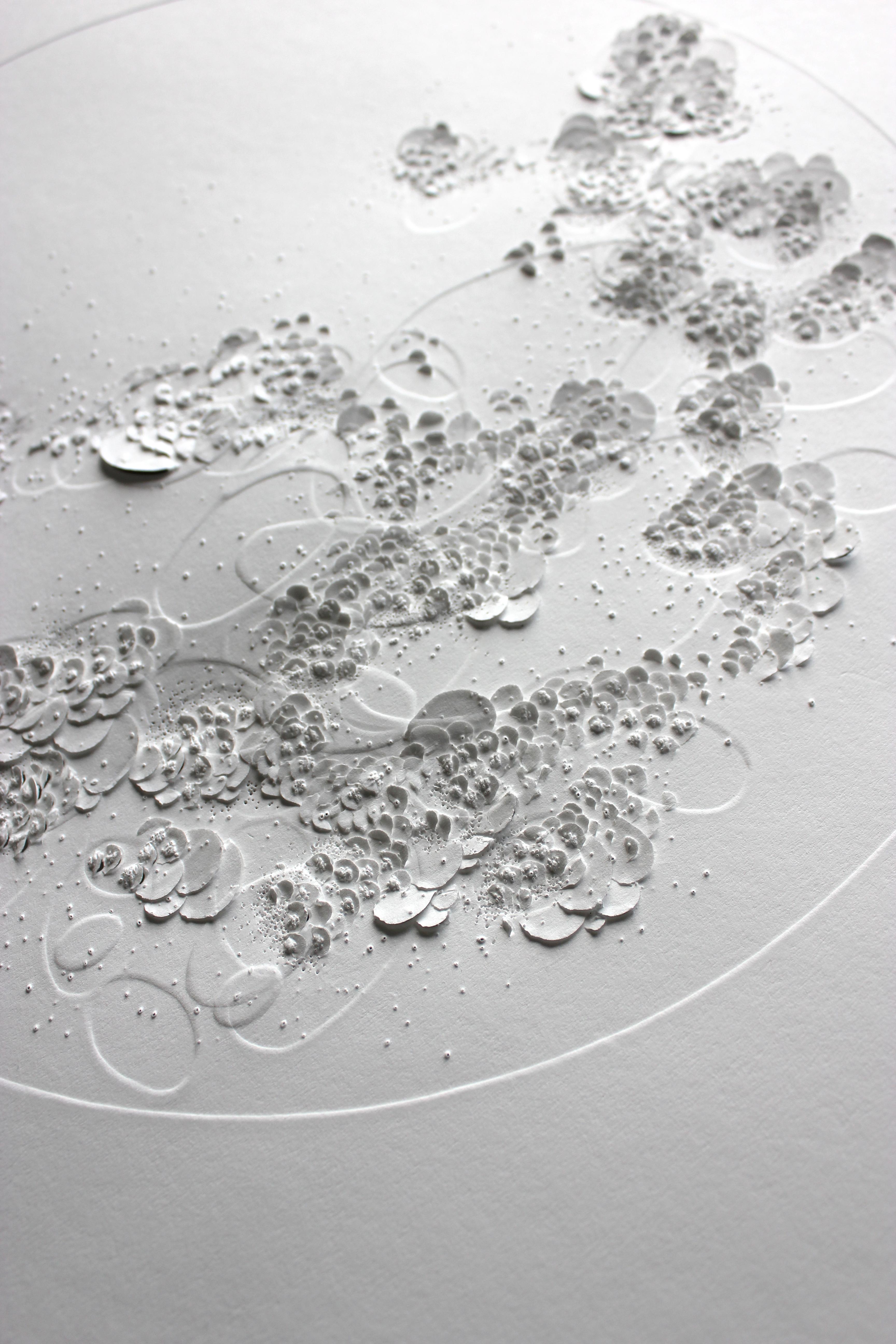 Meiose 2 - textural abstract circle shape nature inspired white sculpted paper - Sculpture by Anne-Charlotte Saliba