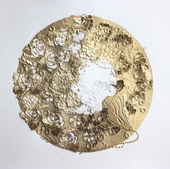 Gold Bubble 5 - rundes texturiertes, abstraktes, von der Nature inspiriertes 3D-Skulpturpapier