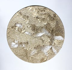 Souffle d'or - round gold textural abstract nature inspired 3D sculpted paper