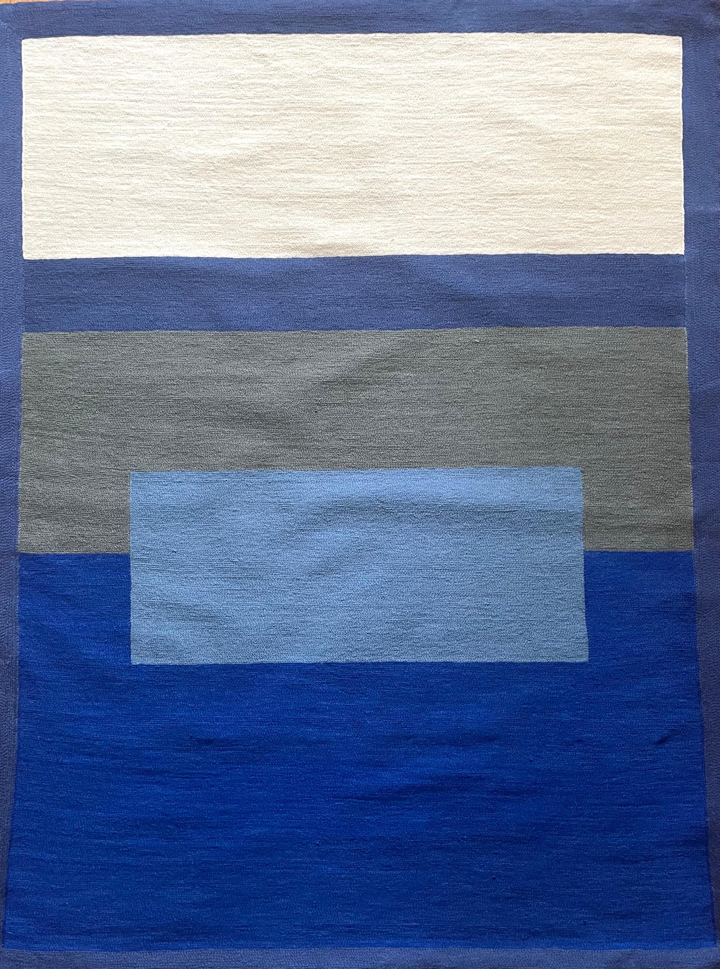 Abstract Painting di Alma Prism - Meditazione blu - tessuto astratto geometrico grigio, bianco cucito in lana incorniciato