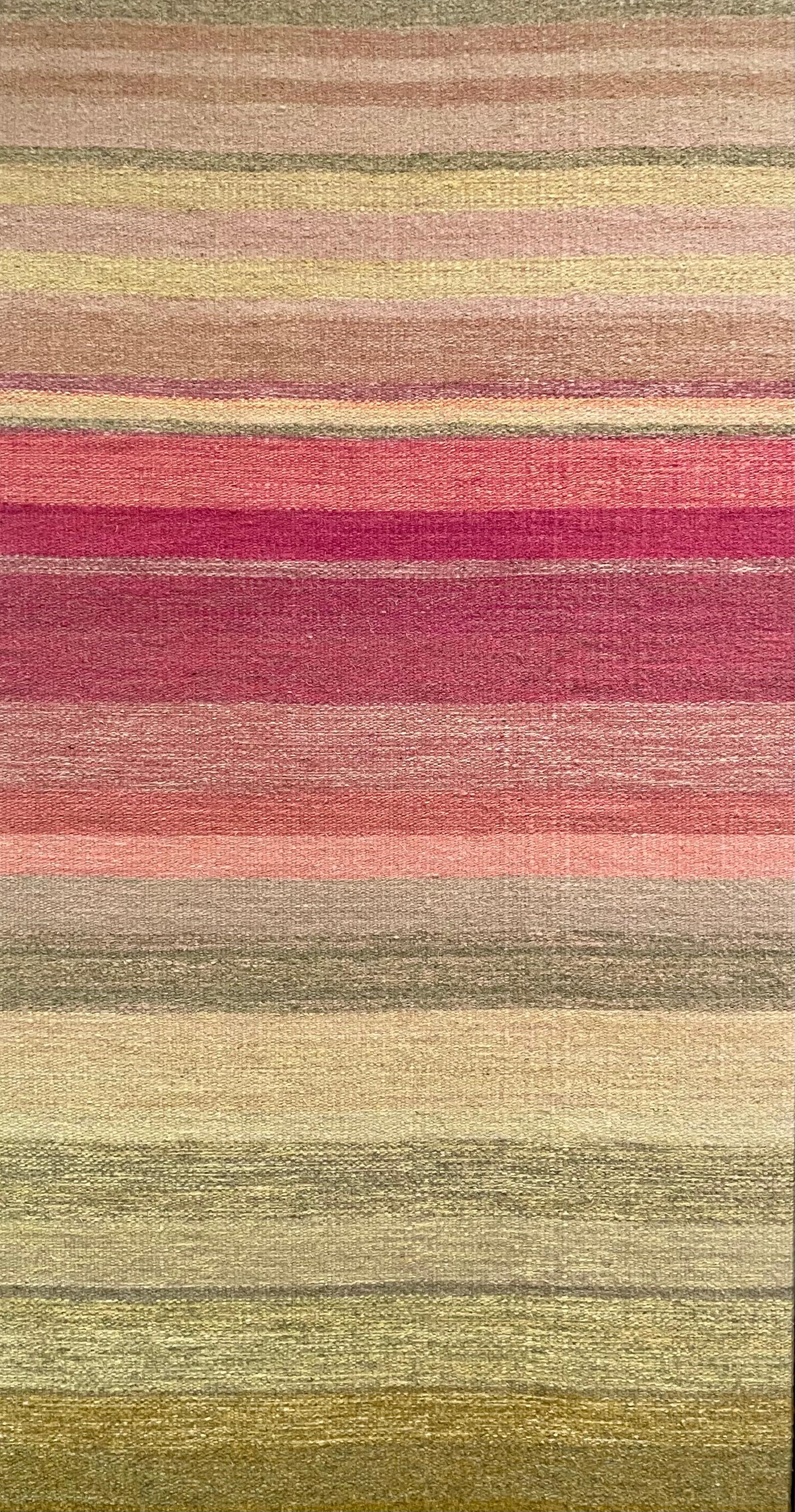 Transizione rosa - tessuto astratto beige, giallo, rosa con cornice in lana intrecciata a mano