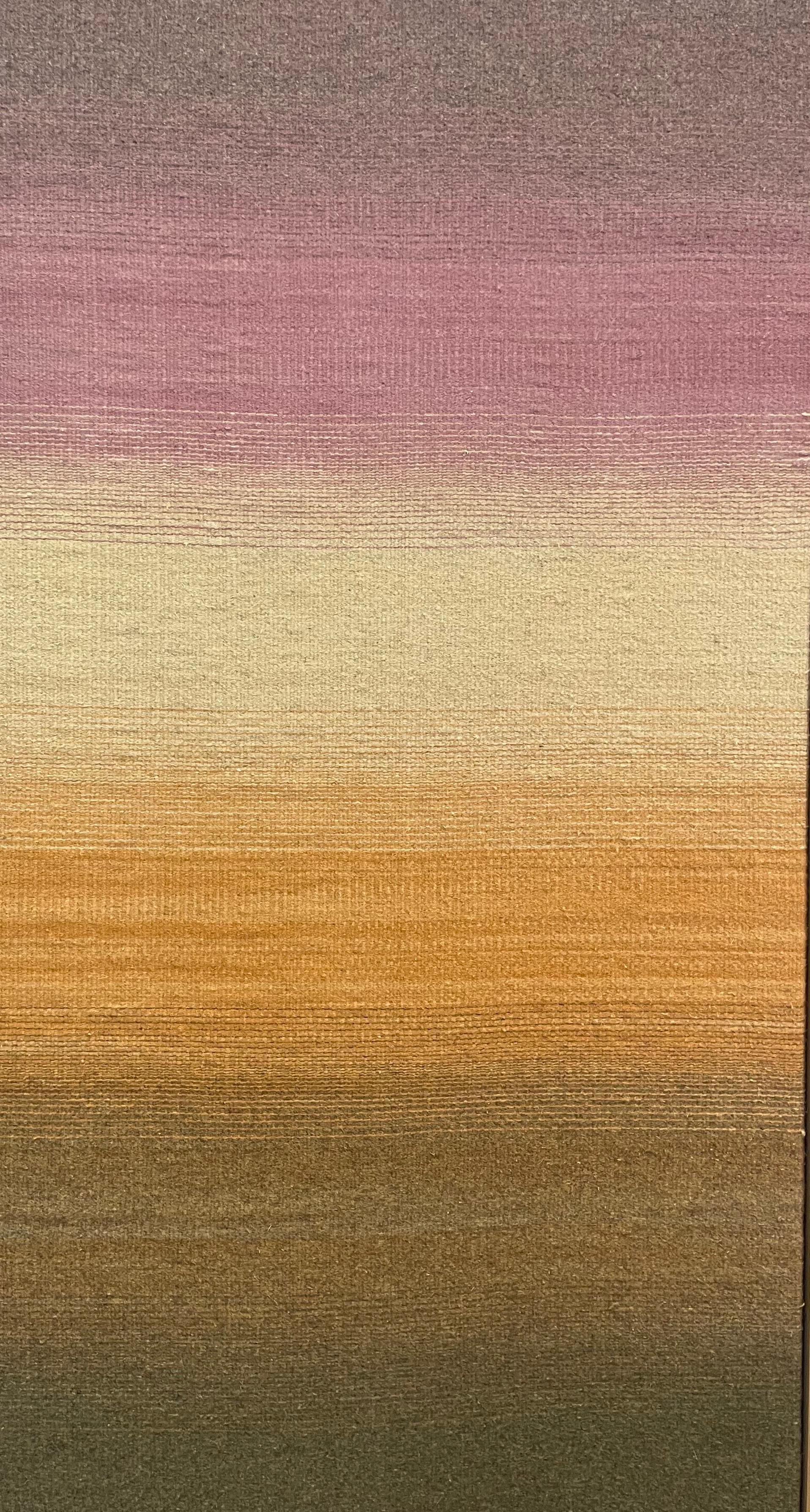 Passage - tessuto astratto rosa, giallo, arancione, marrone con cornice in lana intrecciata a mano