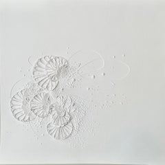 Méduse- white 3 D textural floral abstract intricate sculpted paper