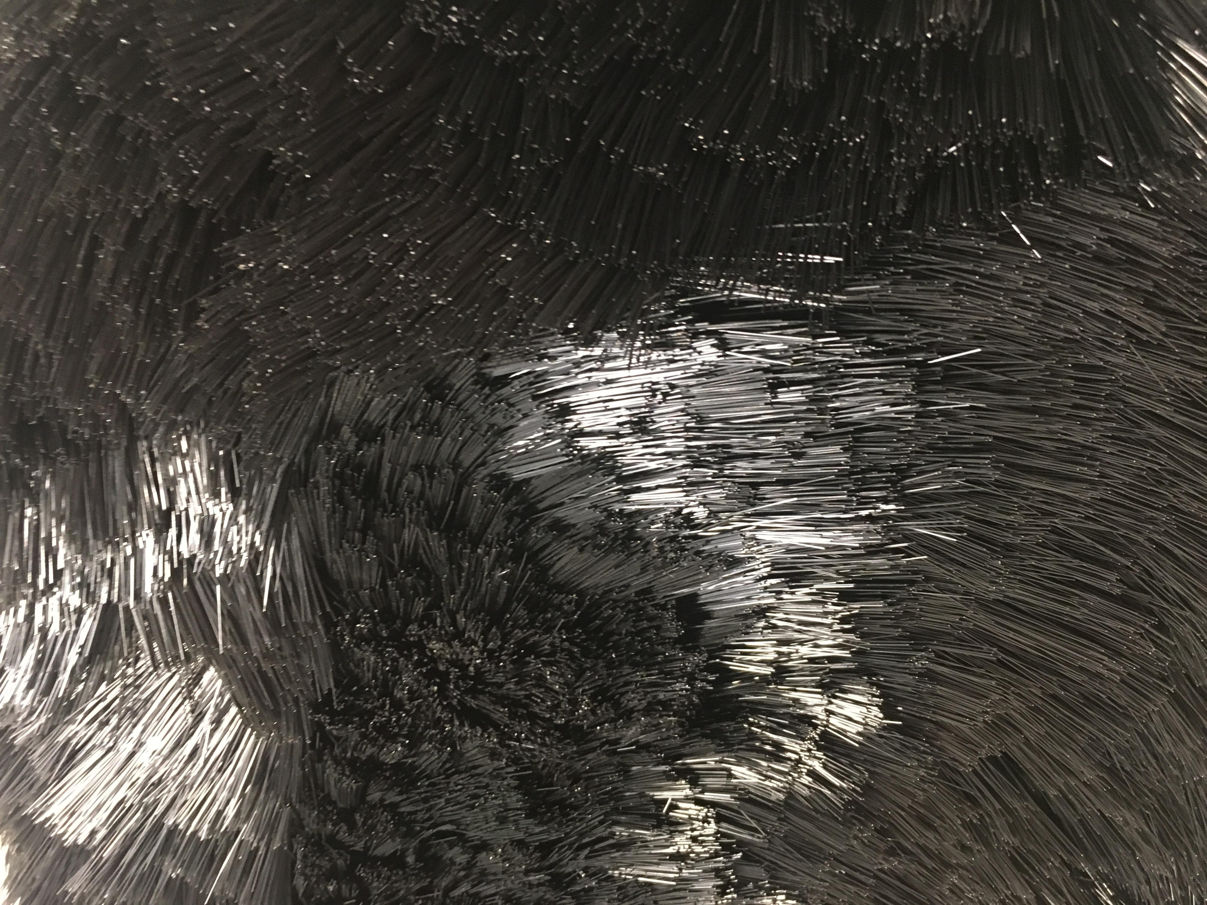 Swept 1- schwarz 3D organisches Gefühl zeitgenössische abstrakte Wandskulptur (Geometrische Abstraktion), Sculpture, von Erin Vincent