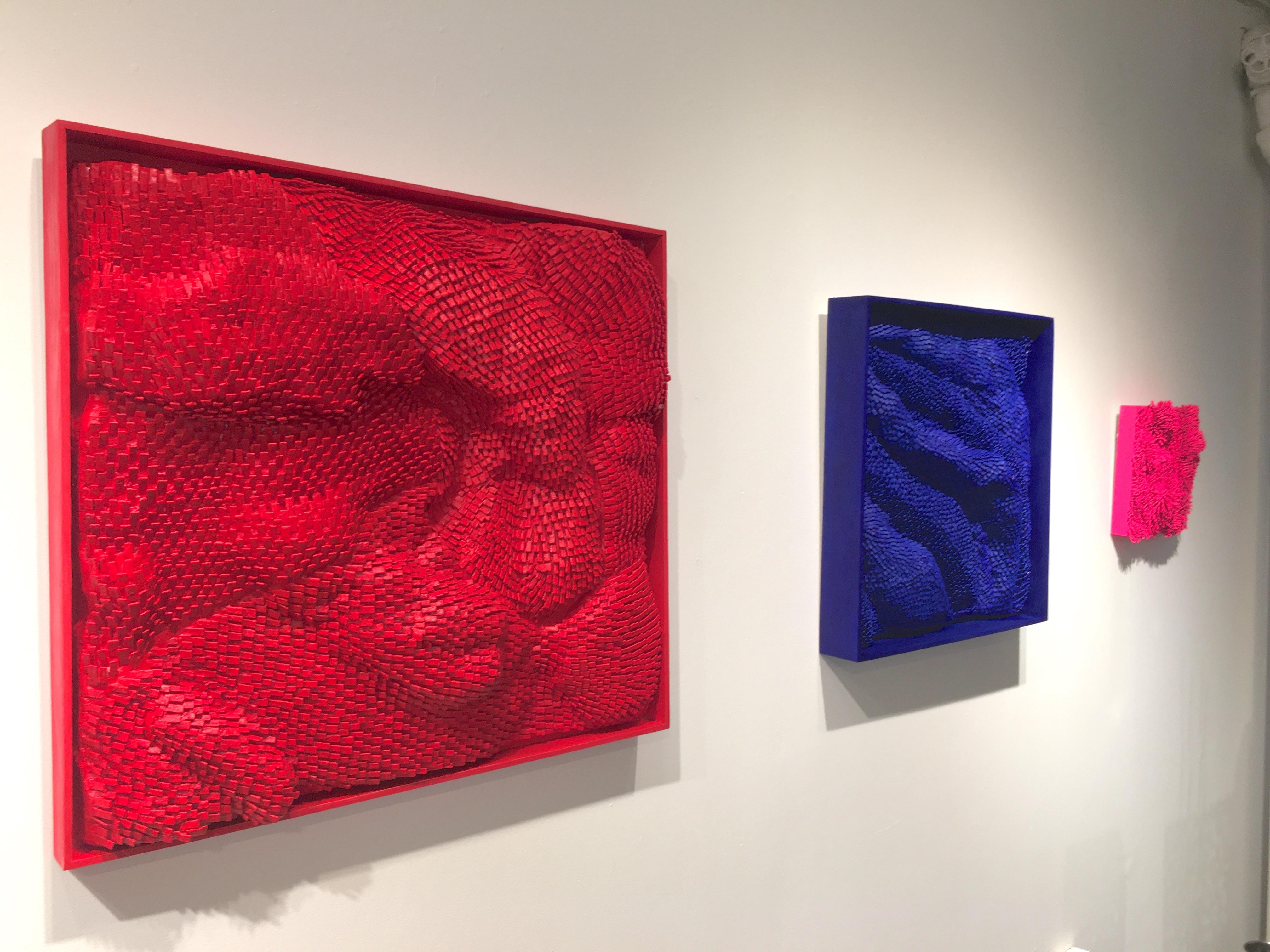 Feuerrot 3D organisches Gefühl zeitgenössische abstrakte Wandskulptur in FOAM im Angebot 1