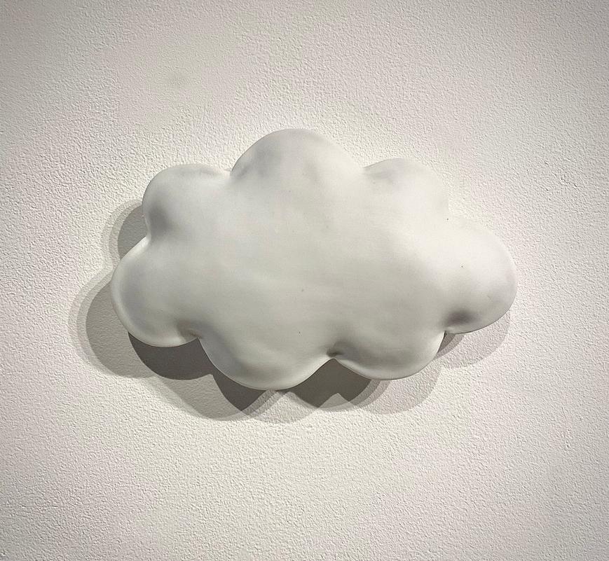 Stepanka Summer Figurative Sculpture - Happy Days, 1 white porcelain cloud, medium size