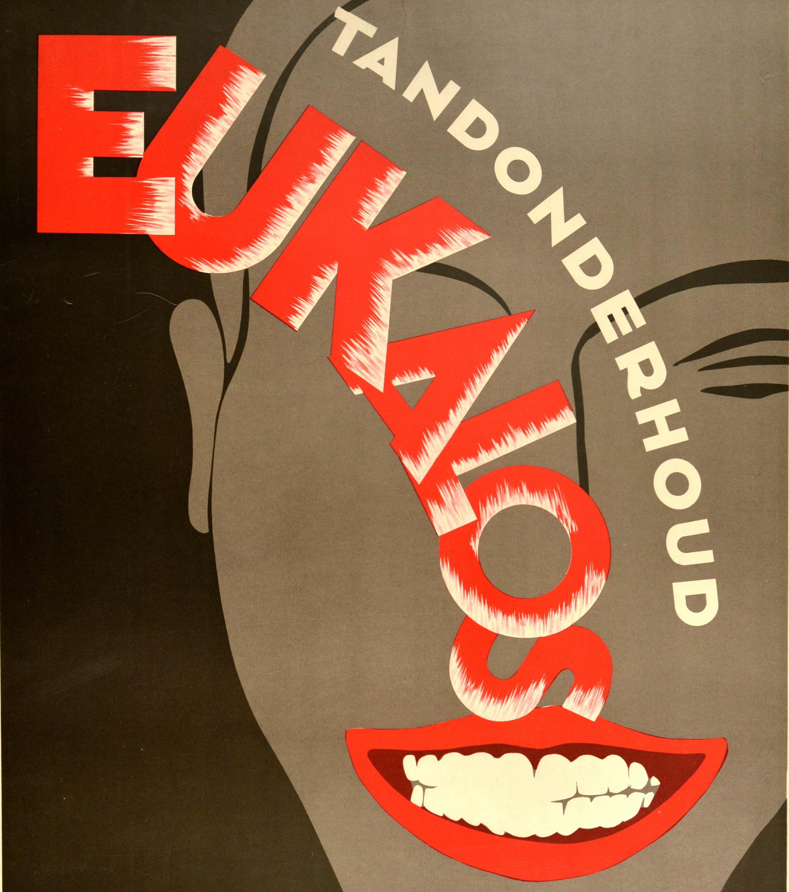 Originales Vintage-Werbeplakat für Tandonderhoud Eukalos pastei poeder elixir / Zahnpasta-Pulver-Salbe mit einem großartigen Art-Déco-Bild einer lächelnden Person, die ihre weißen Zähne zeigt, mit dem fetten stilisierten roten Schriftzug auf einer