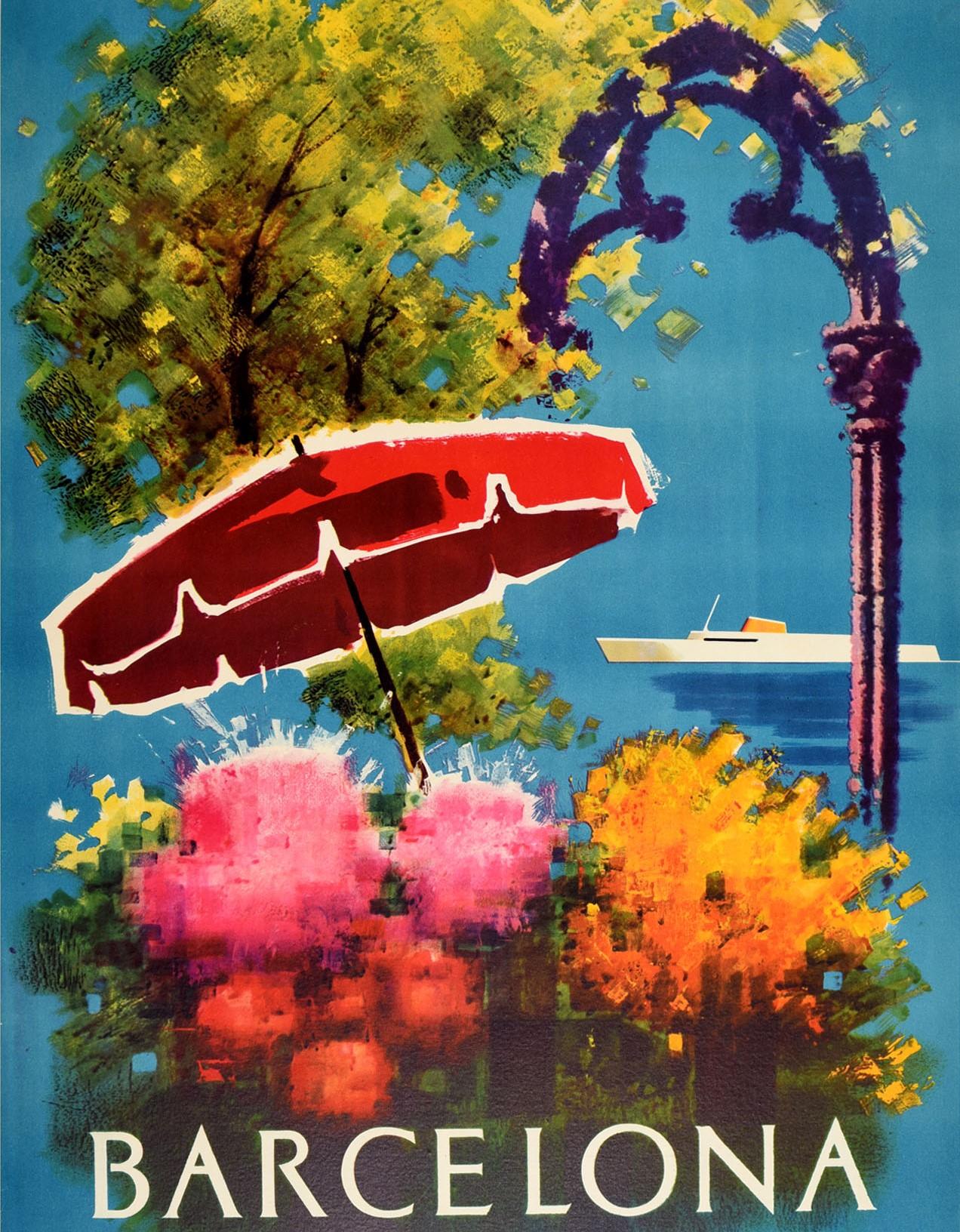 Poster di viaggio originale d'epoca per Barcellona, emesso dall'Ufficio Municipale del Turismo e dell'Informazione, con un'opera d'arte colorata che raffigura un ombrellone rosso sopra dei fiori davanti a un albero con un'elegante nave bianca