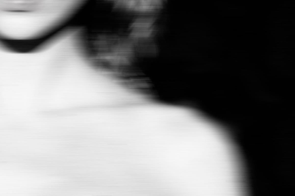 Kate II – übergroße, limitierte Auflage – Kate Moss (Grau), Black and White Photograph, von Unknown