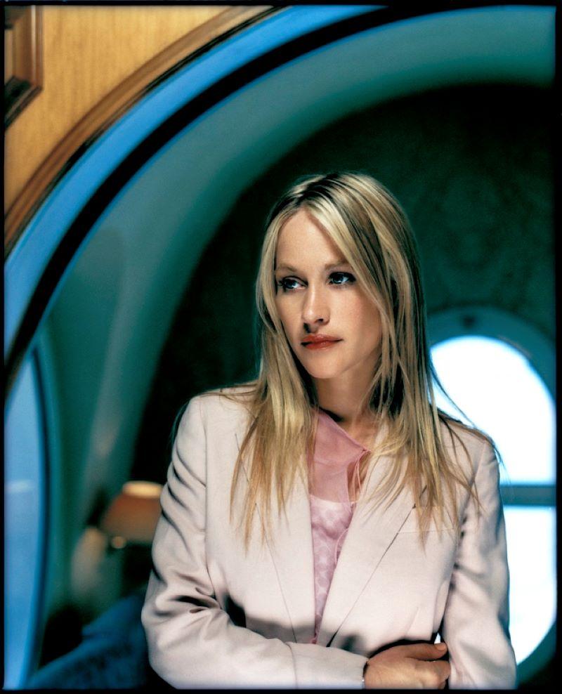 Kevin Westenberg Color Photograph - Patricia Arquette - signed Limited Edition Oversize print (2001)