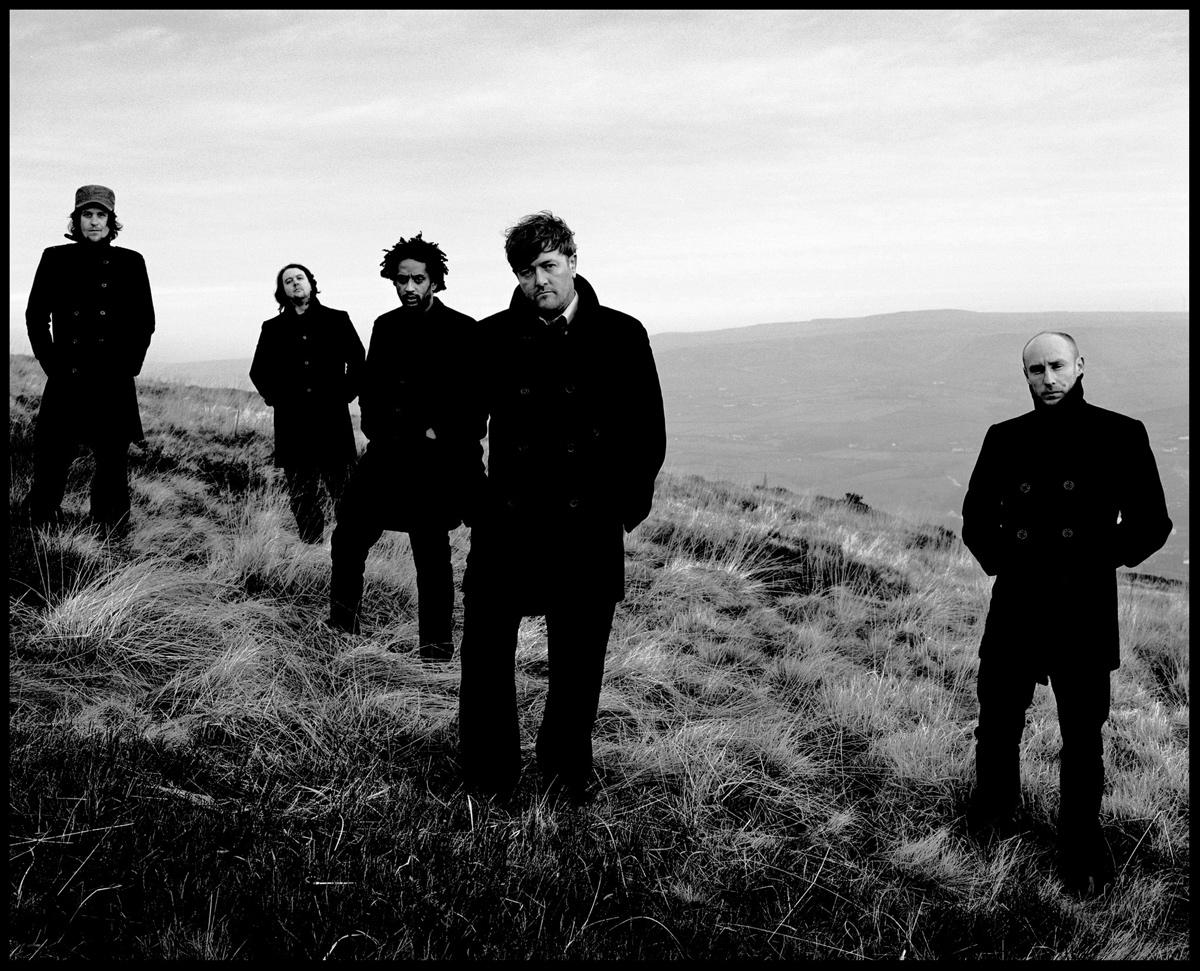 Black and White Photograph de Kevin Westenberg - Codo - Impresión firmada de gran tamaño en edición limitada