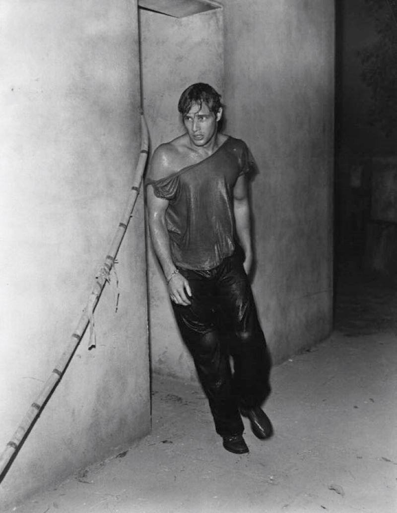 Black and White Photograph Elia Kazan - Stanley (1951) - Impression gélatine argentique en fibre de verre