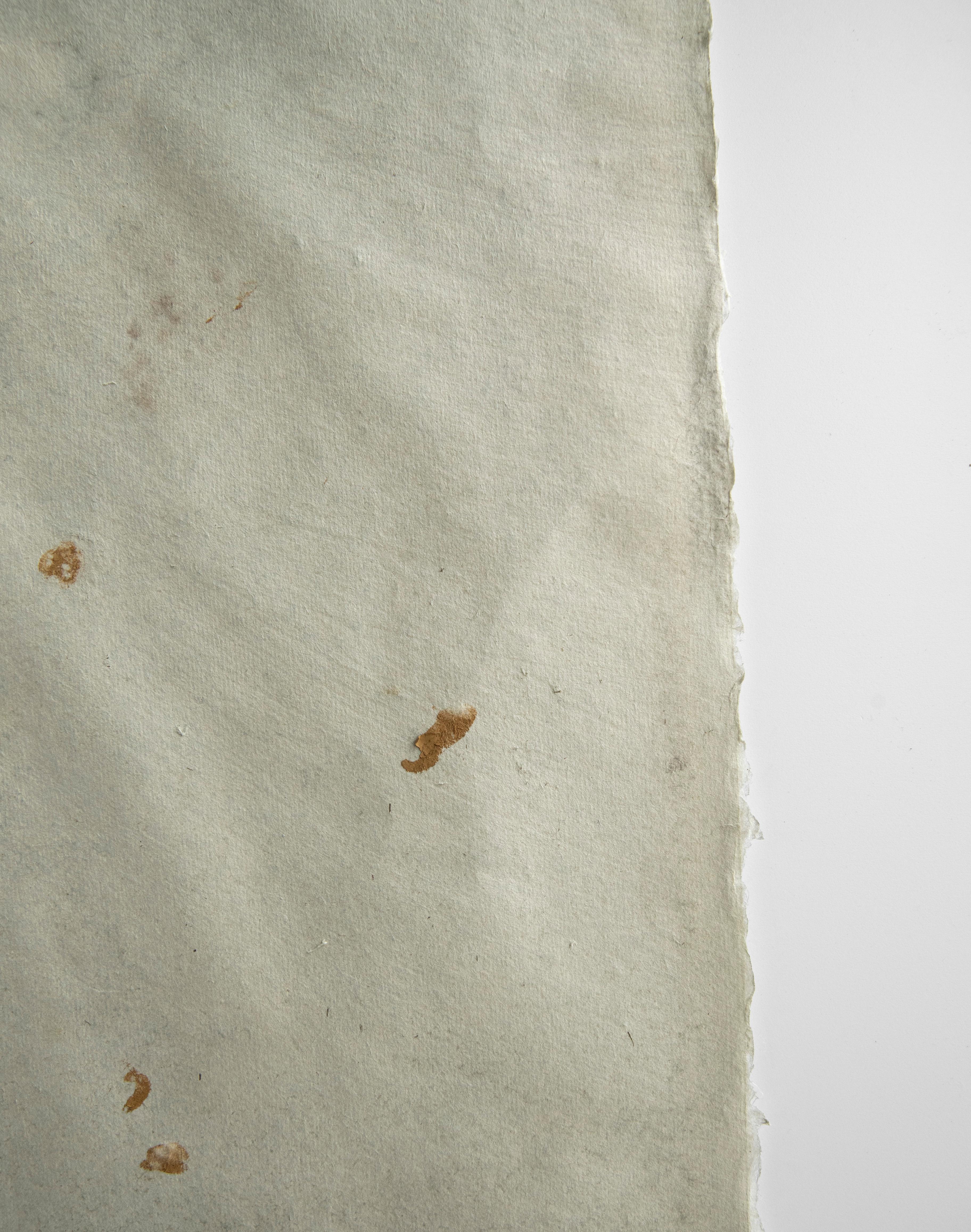 Traces of lived experiences appear in On Hansen's works, exploring the possibilities of formal abstraction and seeking an organic experience between space and time through painting and photography.
“There is no longer a single idea that explains