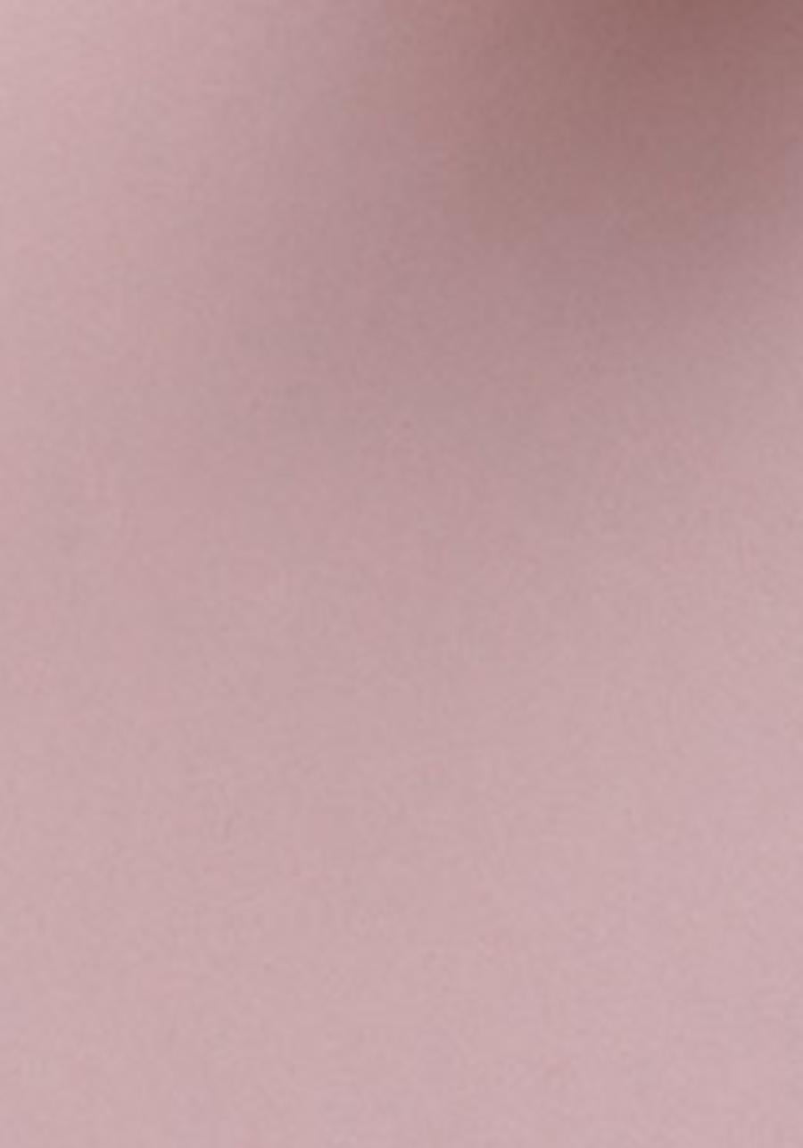 Eier, aus der Serie Immaculate. Minimalistische Farbfotografie in limitierter Auflage (Zeitgenössisch), Photograph, von Salvatore Arnone