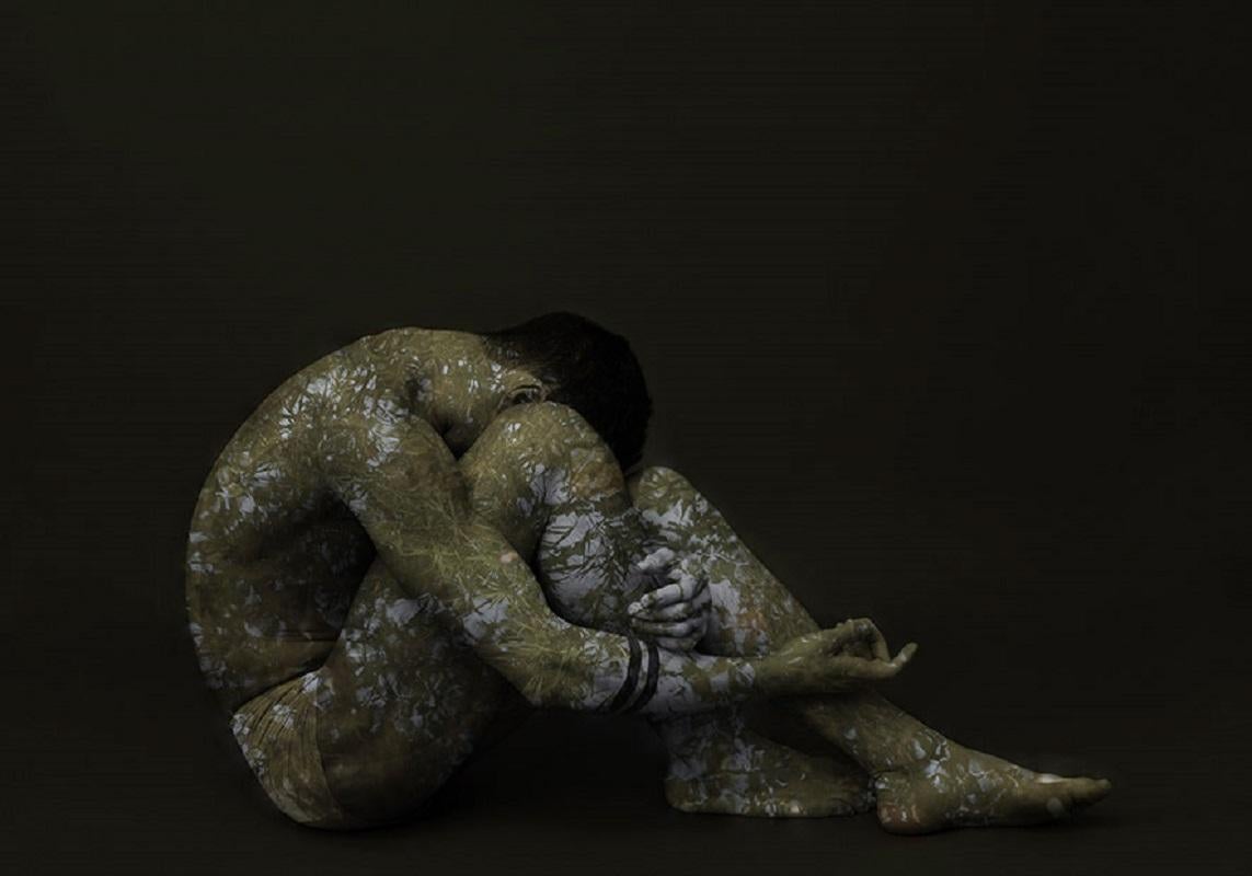Salvatore Arnone Color Photograph – Ohne Titel, Labyrinth-Serie. Nackt. Farbfotografie in limitierter Auflage