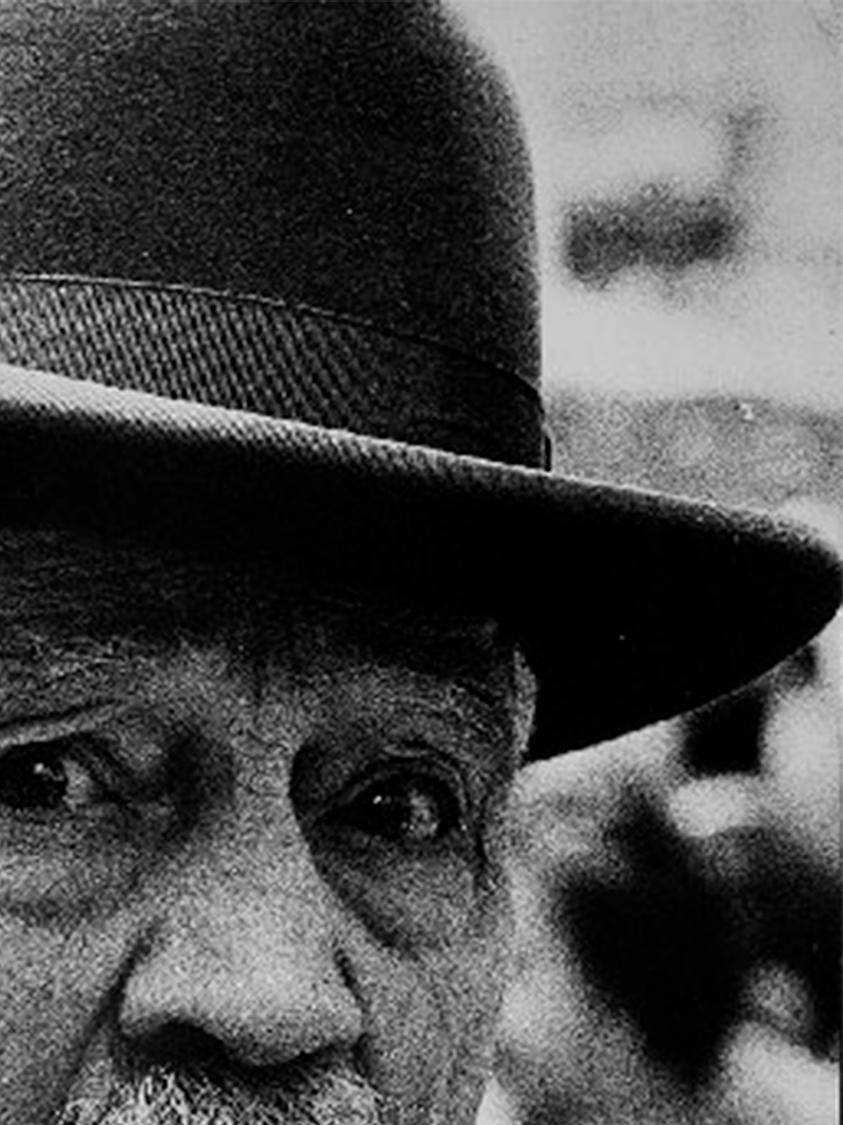 Rue Mouffetard, Paris. Schwarz-Weiß-Fotografie. Porträt. (Moderne), Photograph, von Uwe Ommer