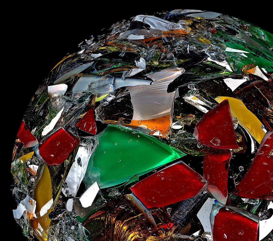 El Planeta del Miedo. Serie Planeta Roto. Fotografía collage digital abstracta - Photograph de Zoltan Gerliczki