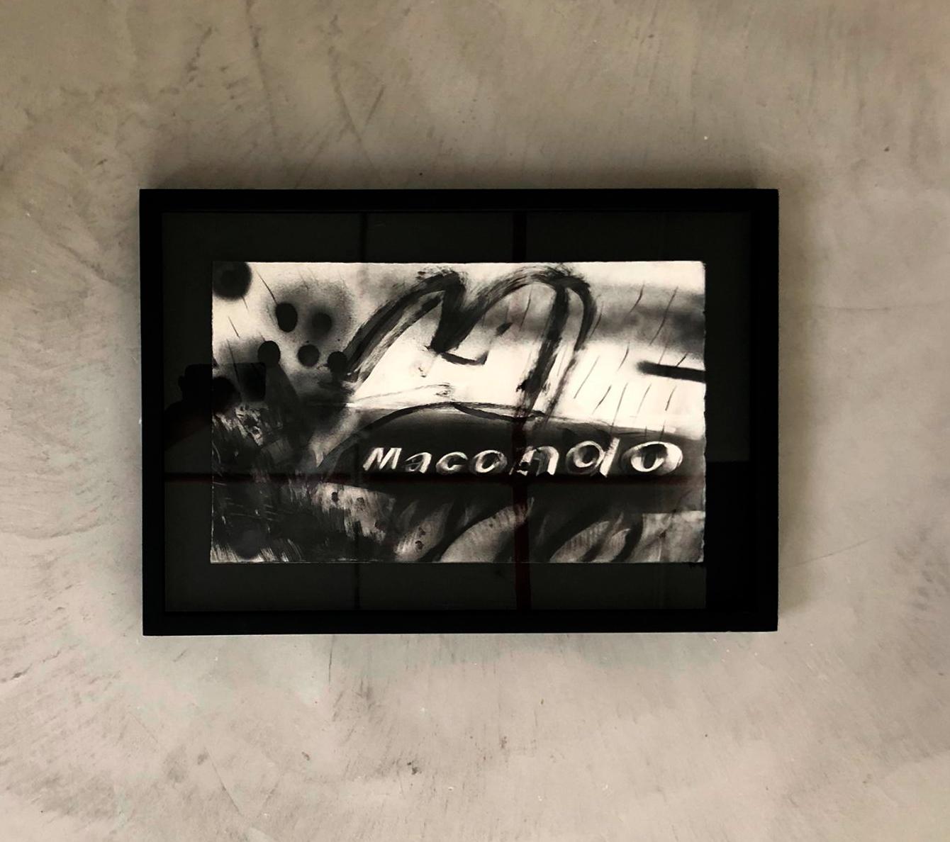 Mac II, Charcoal on paper painting (Framed) - Contemporary Painting by Gonzalo Fuenmayor