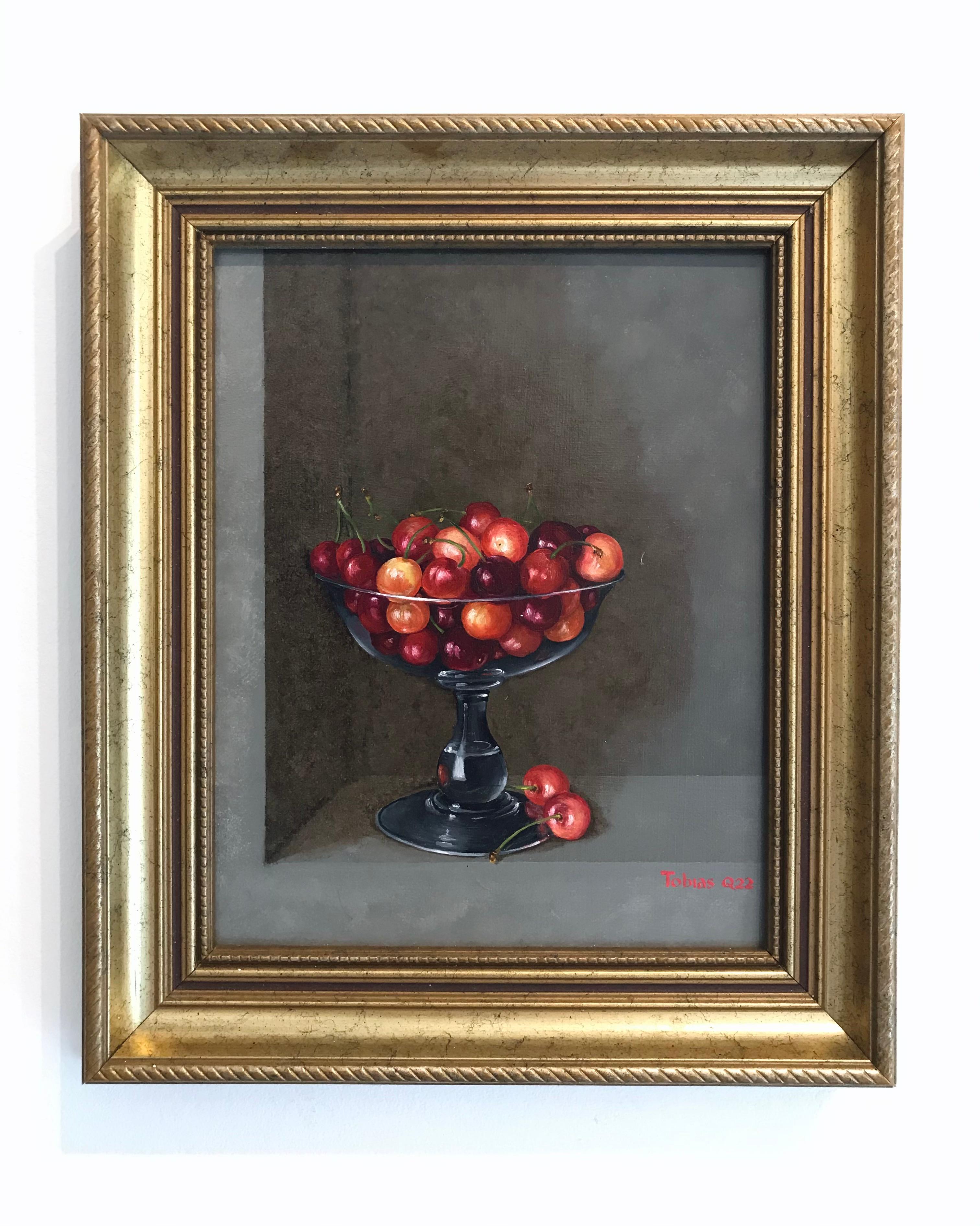 Cerises dans un verre-peinture à l'huile de nature morte réaliste-art contemporain - Painting de Tobias Harrison