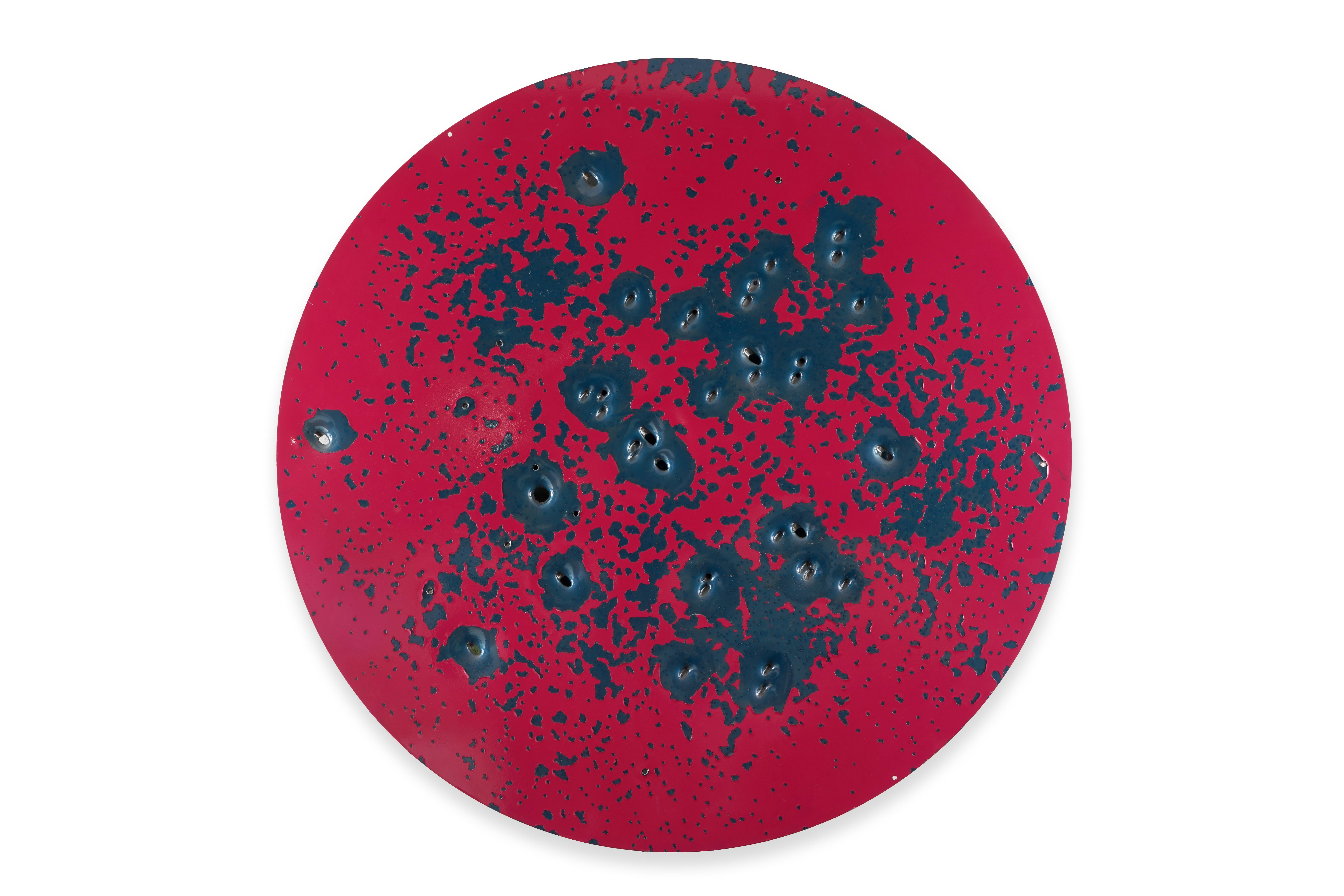 Nick Hunt Abstract Painting – Abstrakte Kalibermalerei (Magenta auf Blau #1)