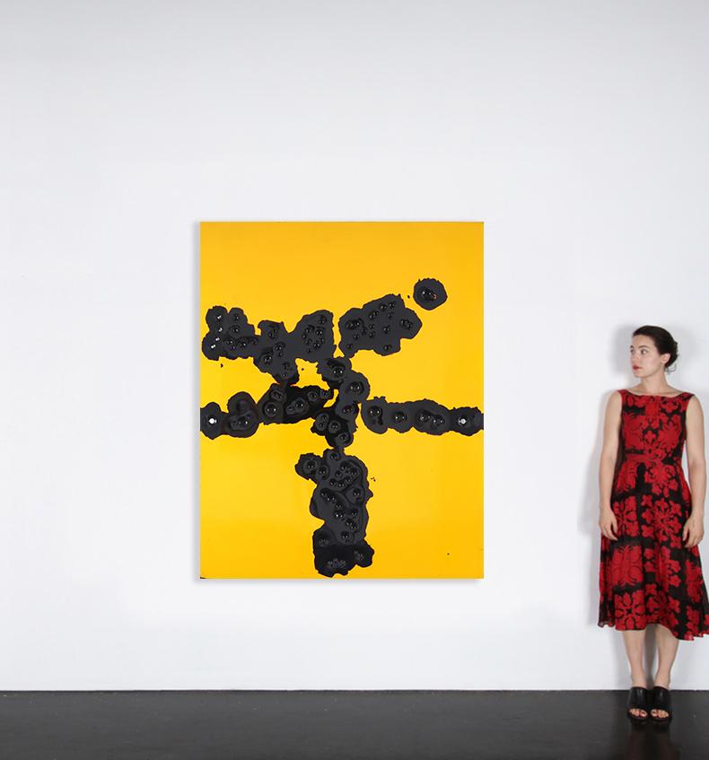 Pintura Seria (Amarillo sobre Negro) - Painting Abstracto de Nick Hunt