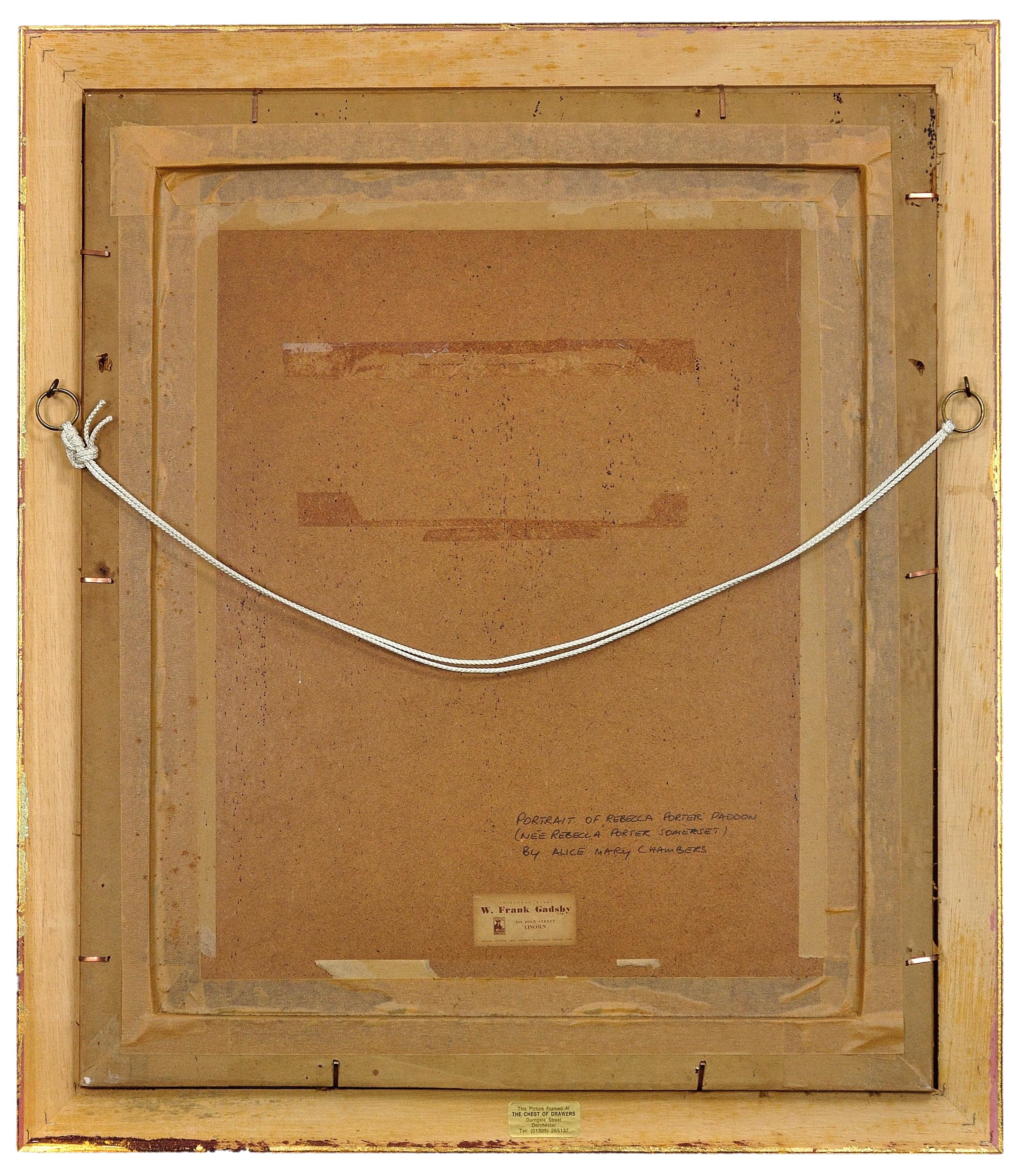 Alice Mary Chambers.
Englisch ( geb.1855 - gest.1920 ).
Porträt von Rebecca Porter Paddon 1850 - 1915 (geborene Somerset)
Rötel auf Papier
Signiert mit Monogramm oben links.
Bildgröße 17,9 Zoll x 14,8 Zoll (45,5 cm x 37,5 cm).
Rahmengröße 25 Zoll x