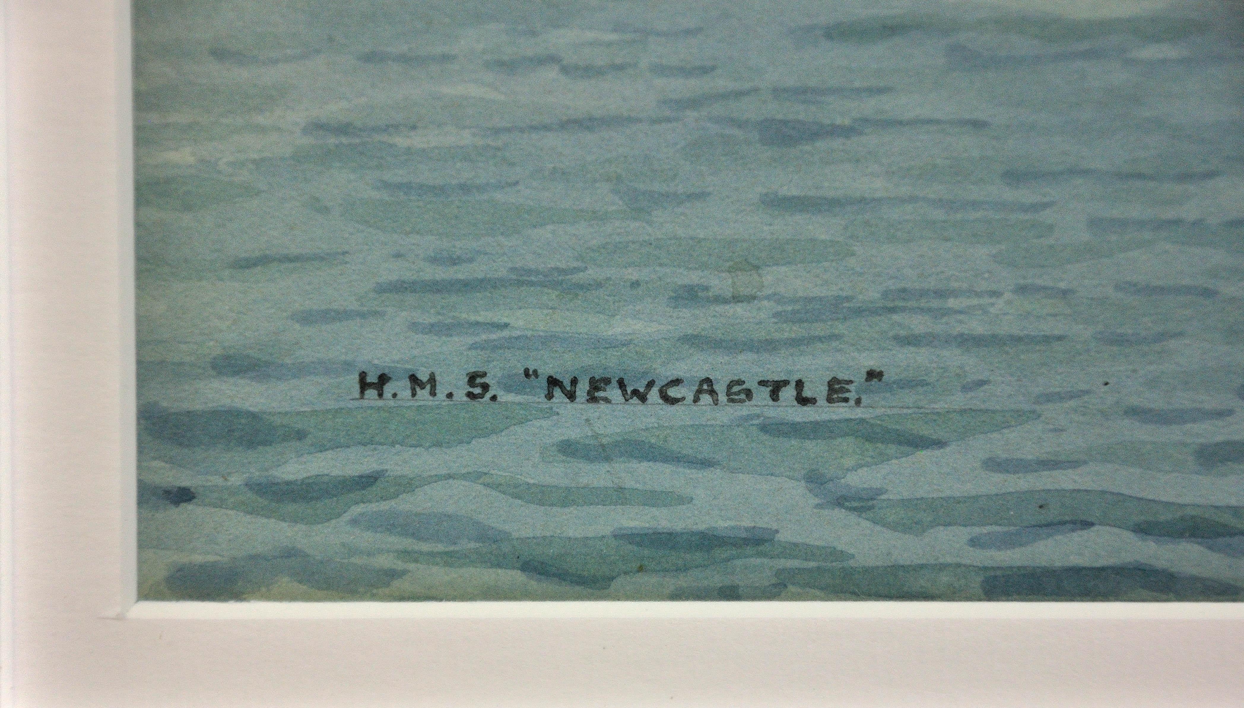 Kommandant Eric Erskine Campbell Tufnell RN
Englisch ( geb.1888 - gest.1979 ).
Die HMS Newcastle im Hafen von Sydney, Dezember 1956.
Britisches Geschwader bei den Olympischen Spielen 1956 in Melbourne, Australien
Aquarell auf Papier.