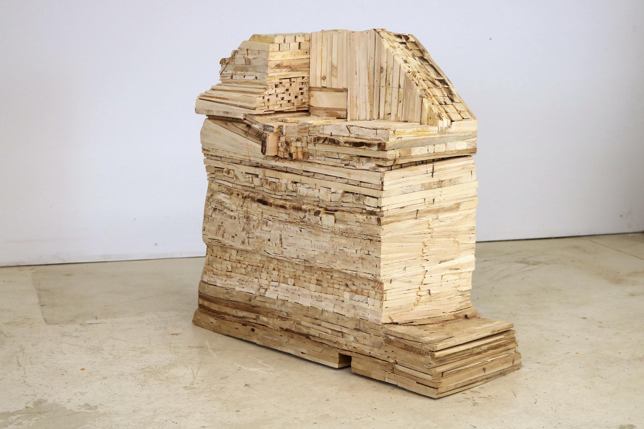 « Point of Departure 7 », contemporain, bois, architectural, sculpture - Contemporain Sculpture par Leslie Zelamsky