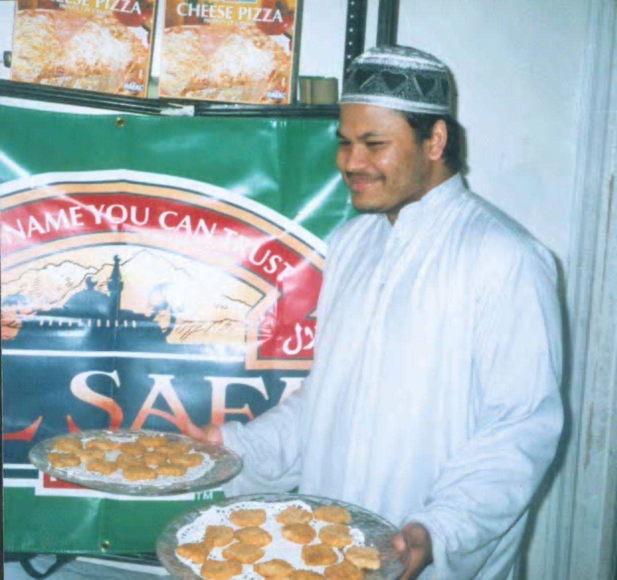 La paille dans la mosquée    Livre de table basse de David J. Muller en vente 7