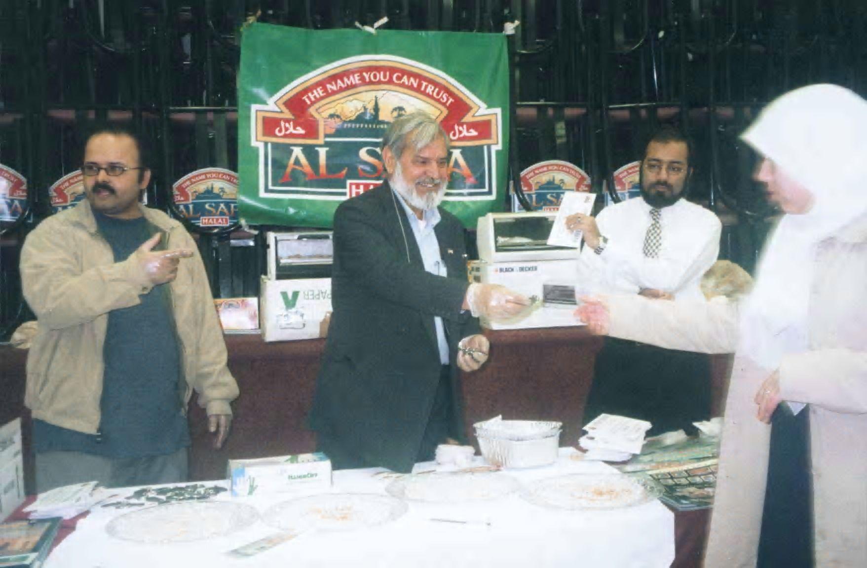 La paille dans la mosquée    Livre de table basse de David J. Muller en vente 8