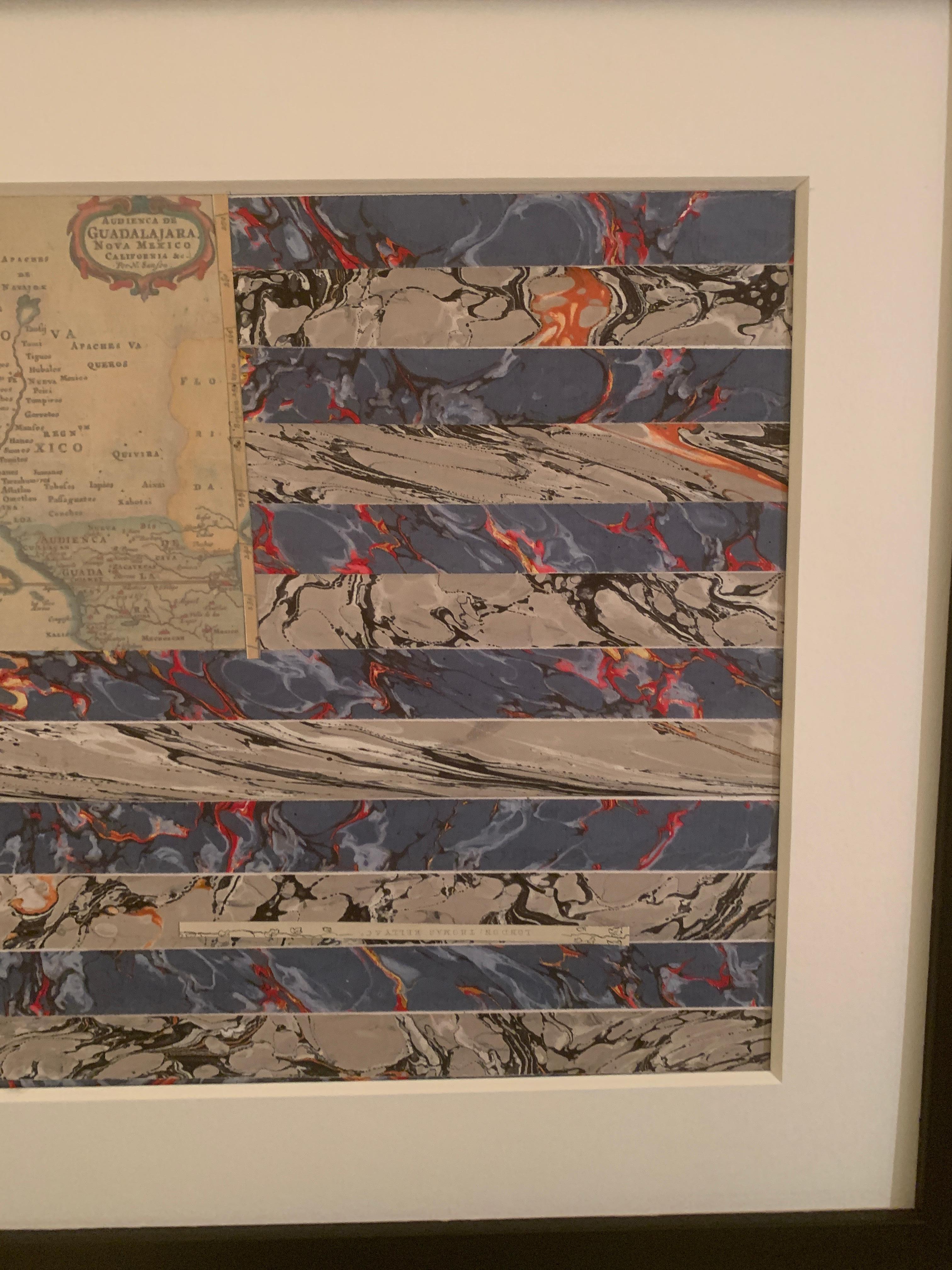 Amerikanische Flaggencollage mit einem farbigen Druck von Kalifornien als Insel (Amerikanische Moderne), Art, von Claude Howard Stuart