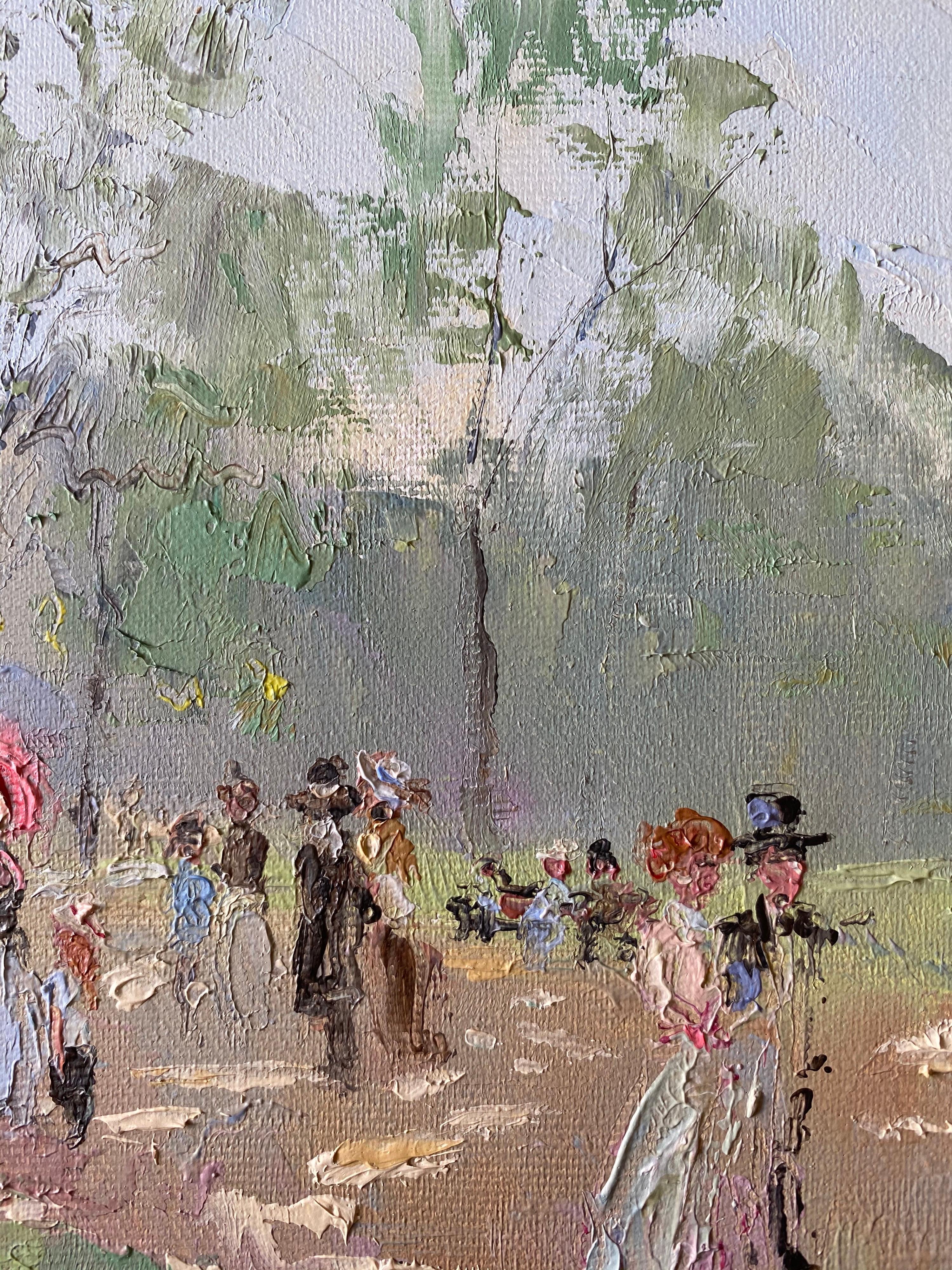Figures élégantes marchant dans un parc parisien, de douces nuances de couleurs vertes - Impressionnisme Painting par English Impressionist