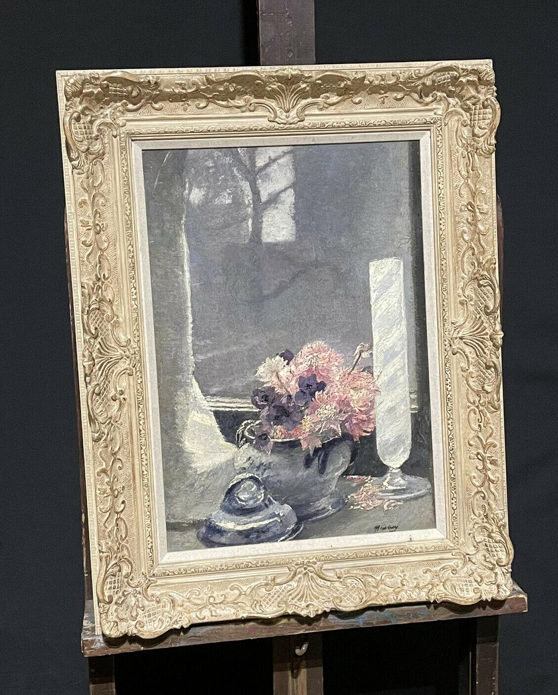 1930'S FRENCH IMPRESSIONIST SIGNED OIL - BEAUTIFUL FLOWERS ON WINDOW SILL VIEW - Impressionist Painting by French Impressionist