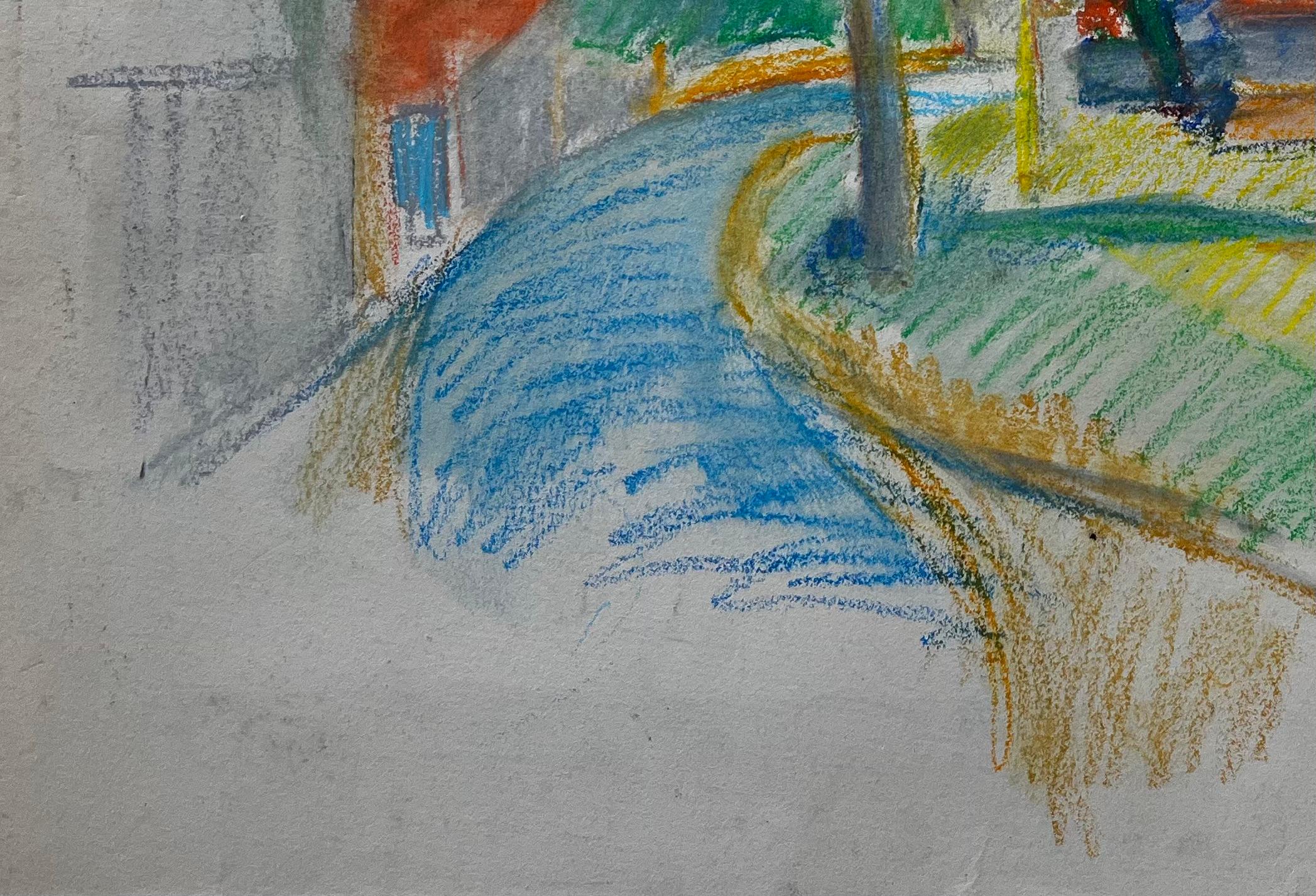 Tranquilla curva di un villaggio francese con tetti rossi e alberi Disegno a pastello - Abstract Drawing Grigio di Guy Nicod