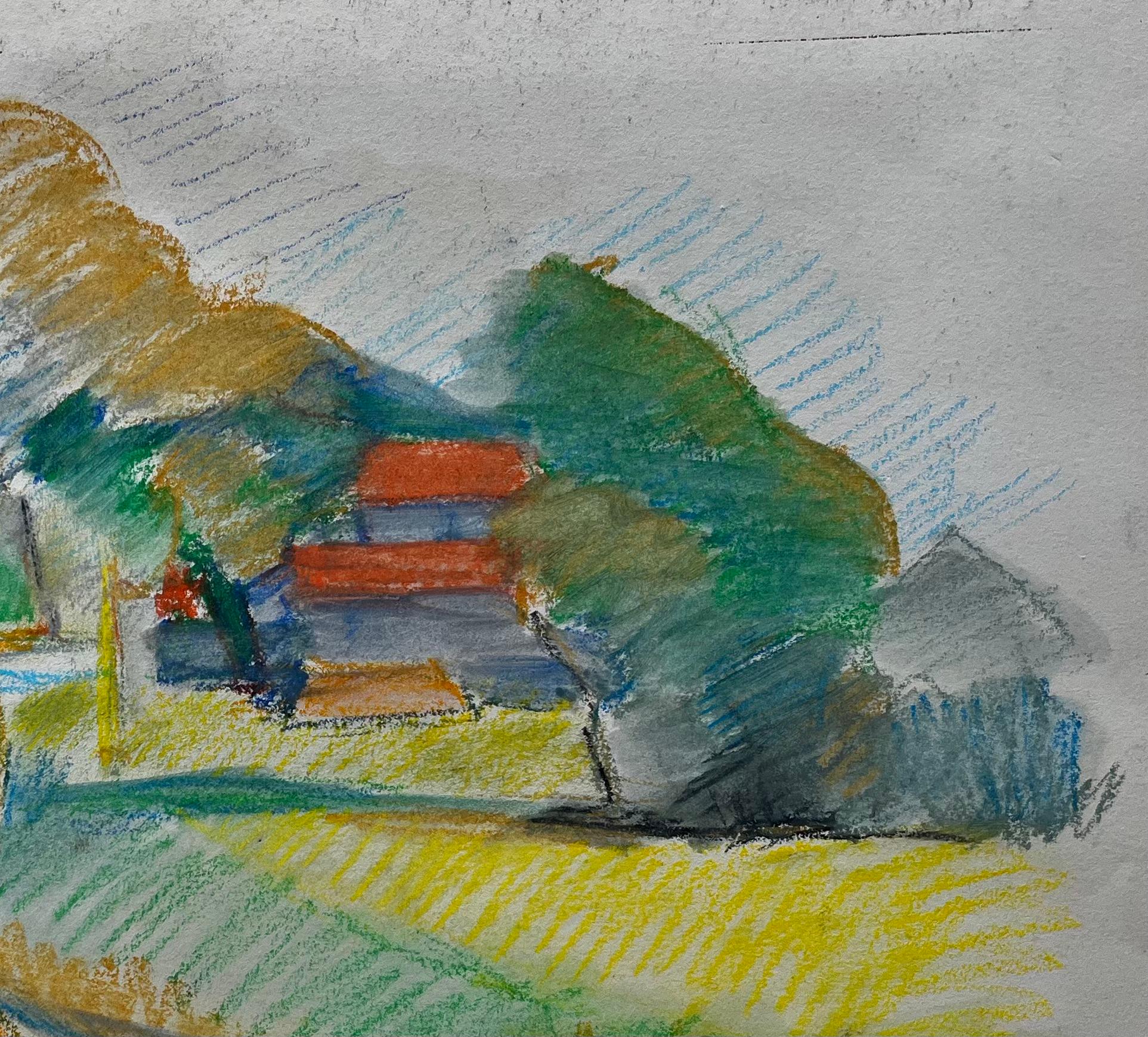 Tranquilla curva di un villaggio francese con tetti rossi e alberi Disegno a pastello in vendita 1