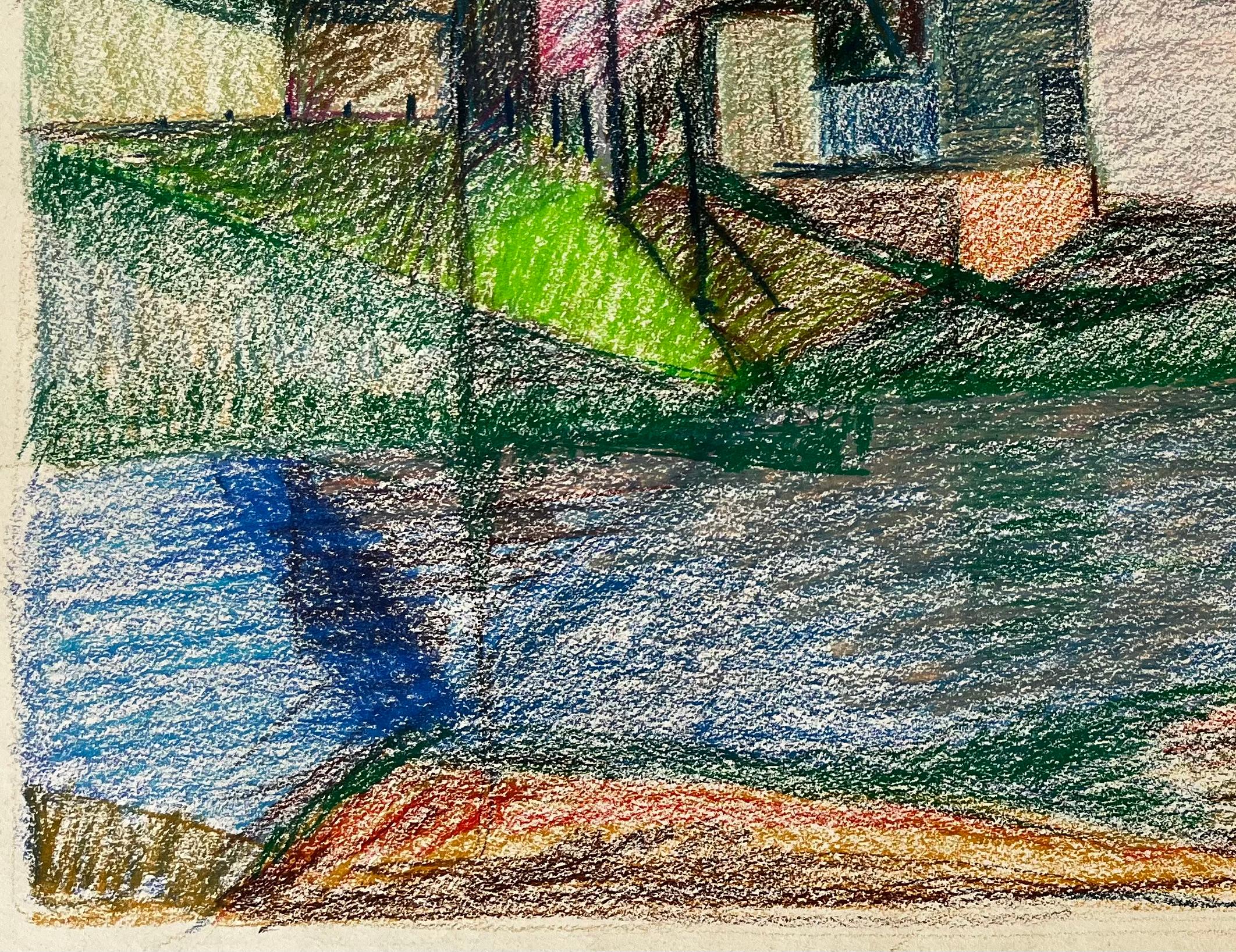 Titolo: Casa francese sul lungofiume con fiori rosa e tetto blu Disegno a pastello
Guy Nicod (francese, 1923 - 2021) 
Pastello a olio su carta d'artista
Dimensioni: 19,75 x 23,5 pollici (altezza x larghezza)
Provenienza: Proprietà di Artistics,