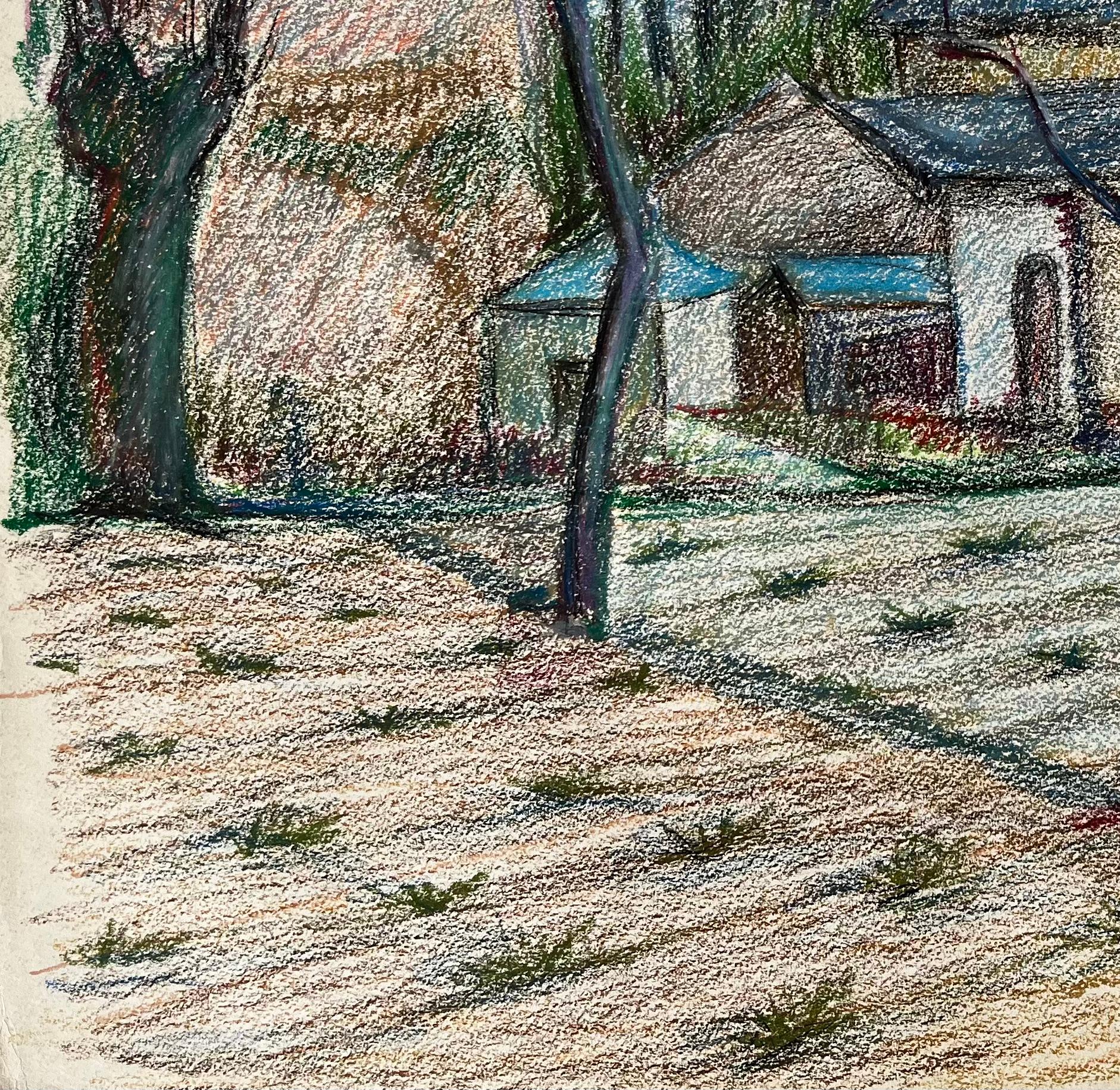 Ferme française blanche parmi des arbres dénudés et un champ labouré Dessin au pastel en vente 1