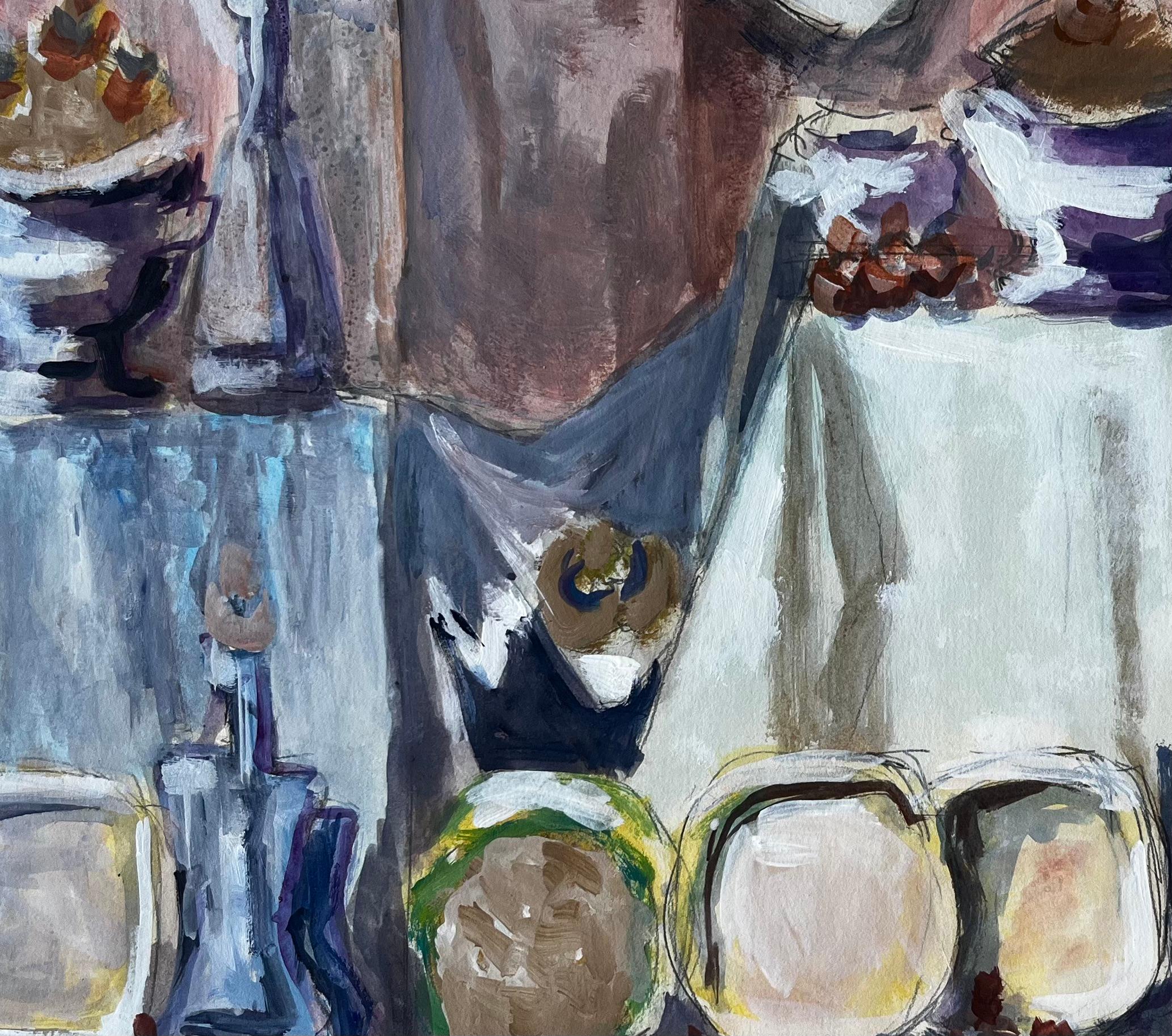 Nature morte moderniste avec bols, bouteilles et fruits Peinture à la gouache française en vente 2