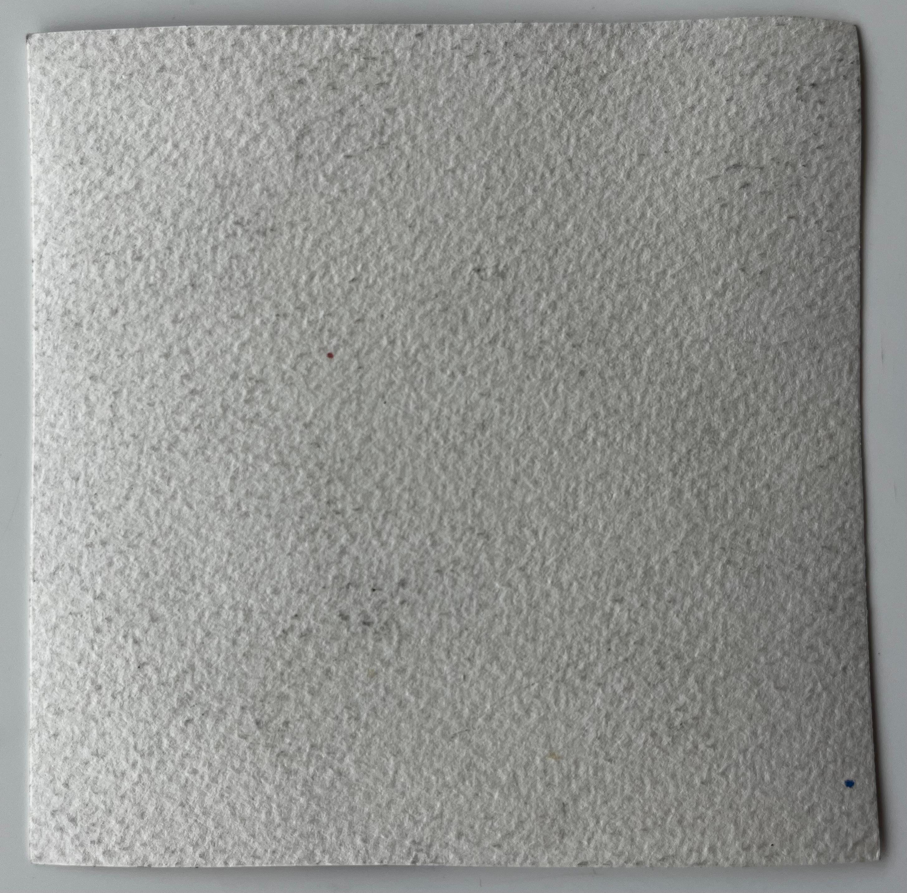 La calle de París de noche con la luz de las lámparas y la Ópera del Palais Garnier en venta 2