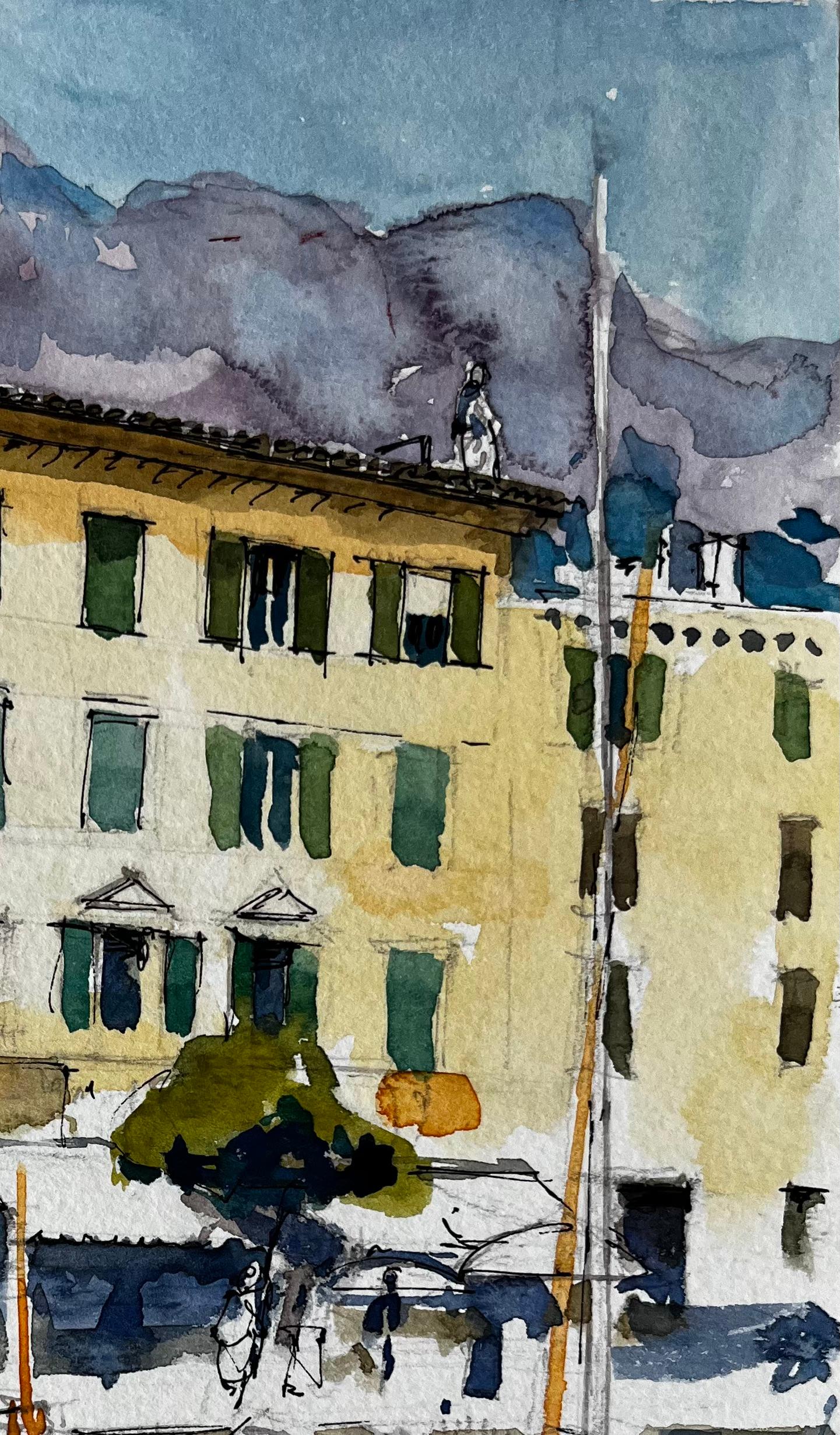 Front de mer avec façades jaunes et bateau amarré Aquarelle de la Riviera italienne - Gris Landscape Art par Pierre Neveu