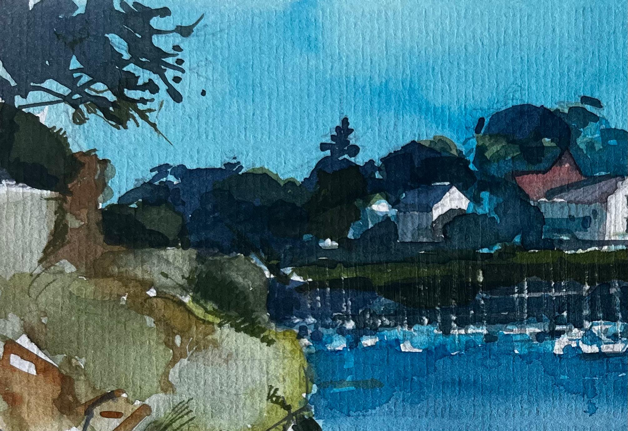 Port français avec bateaux amarrés et maisons sur la falaise Aquarelle de Pierre Neveu en vente 4