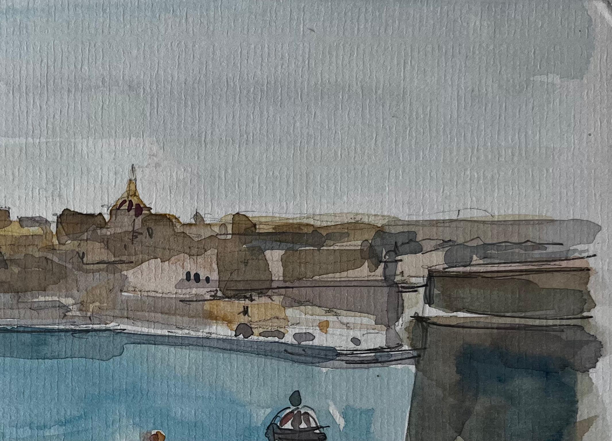 La Valette Grand Harbour Fort St Angelo et jardins de Barrakka Méditerranée - Gris Landscape Art par Pierre Neveu